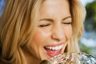 Kaip sulieknėti geriant vandenį?