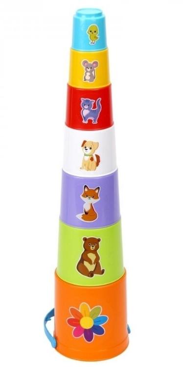 Piramidė su kibirėliu