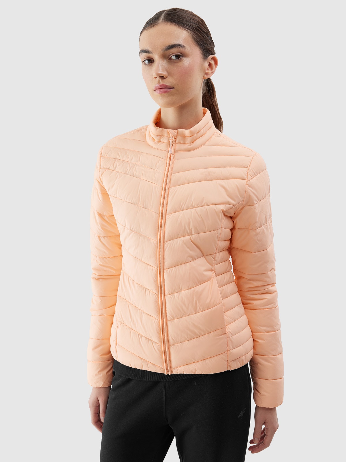 Moteriška striukė su sintetiniu pūkų kamšalu perdirbimo - oranžinė