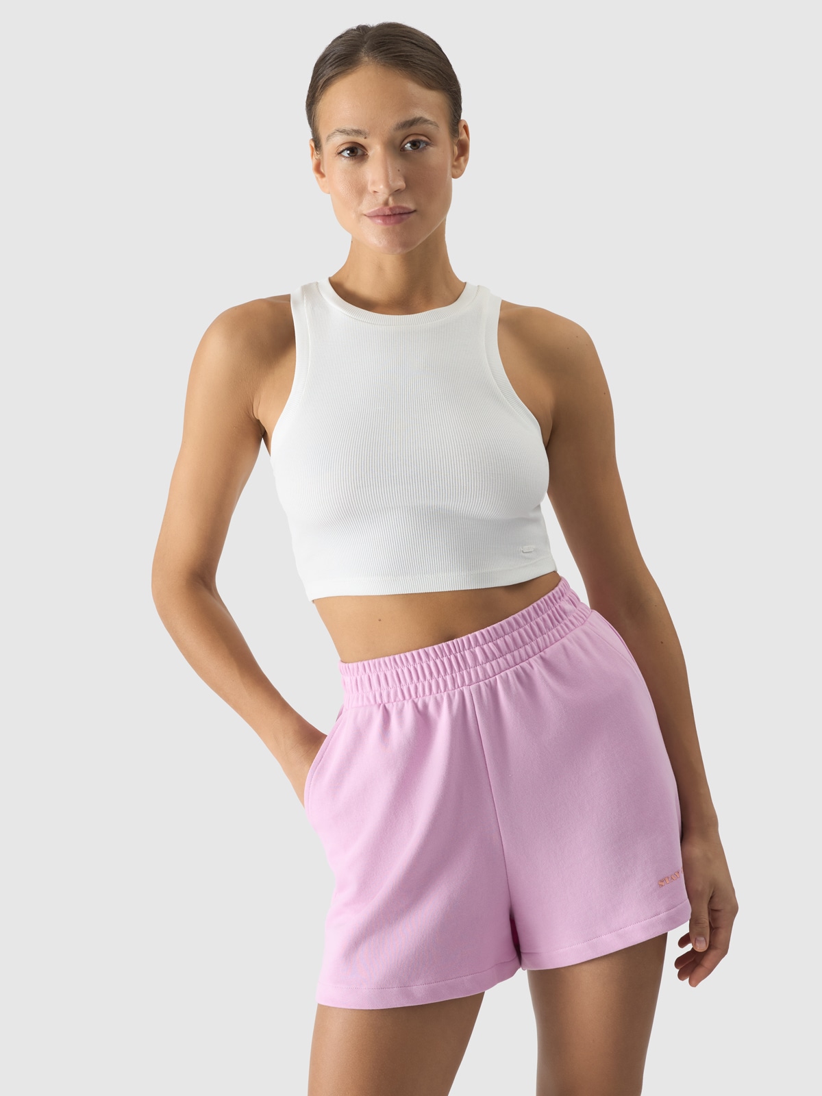 Moteriški crop top slim marškinėliai - kreminės spalvos
