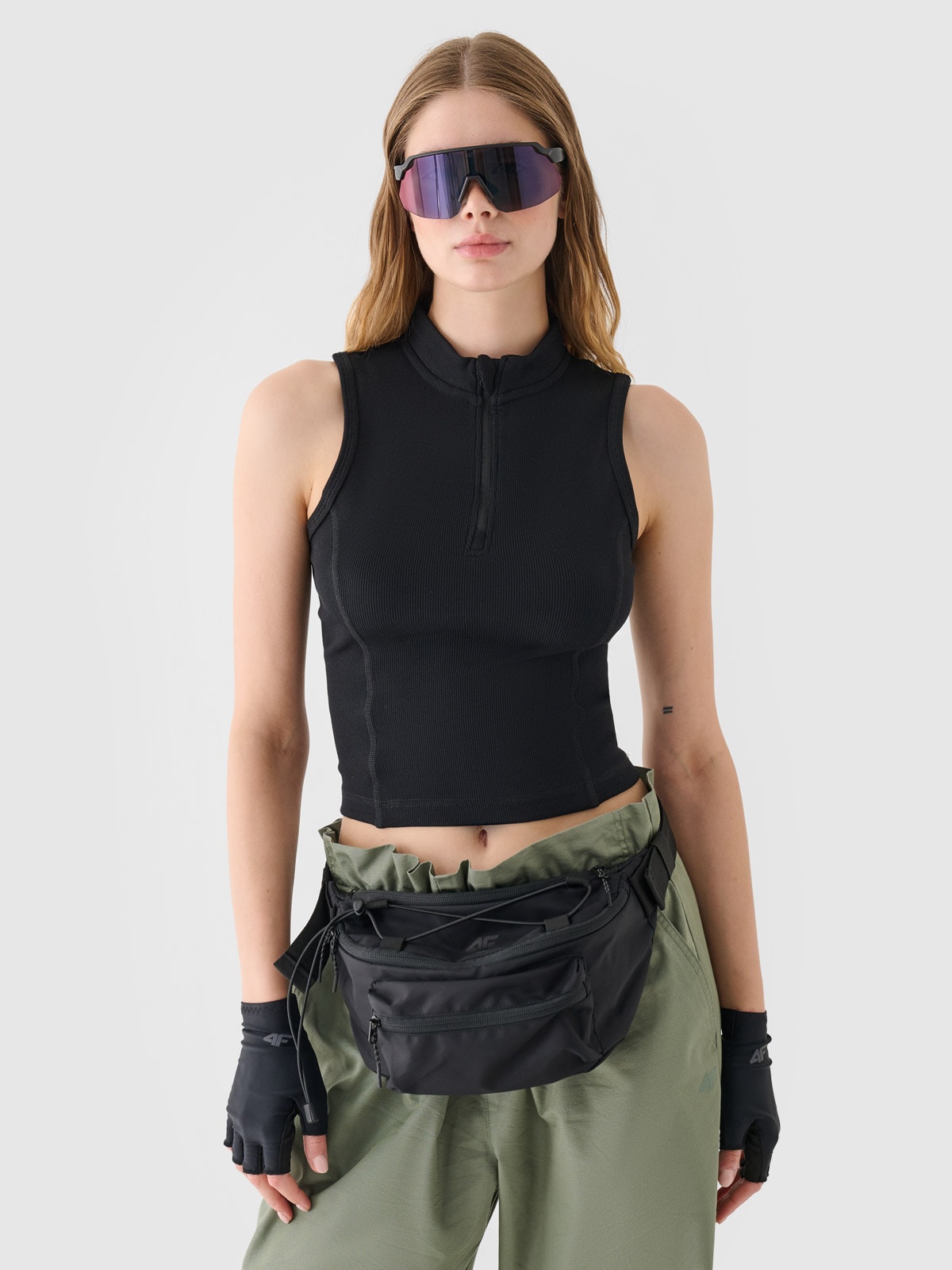 Moteriški top slim marškinėliai iš dryžuoto audinio - juodi