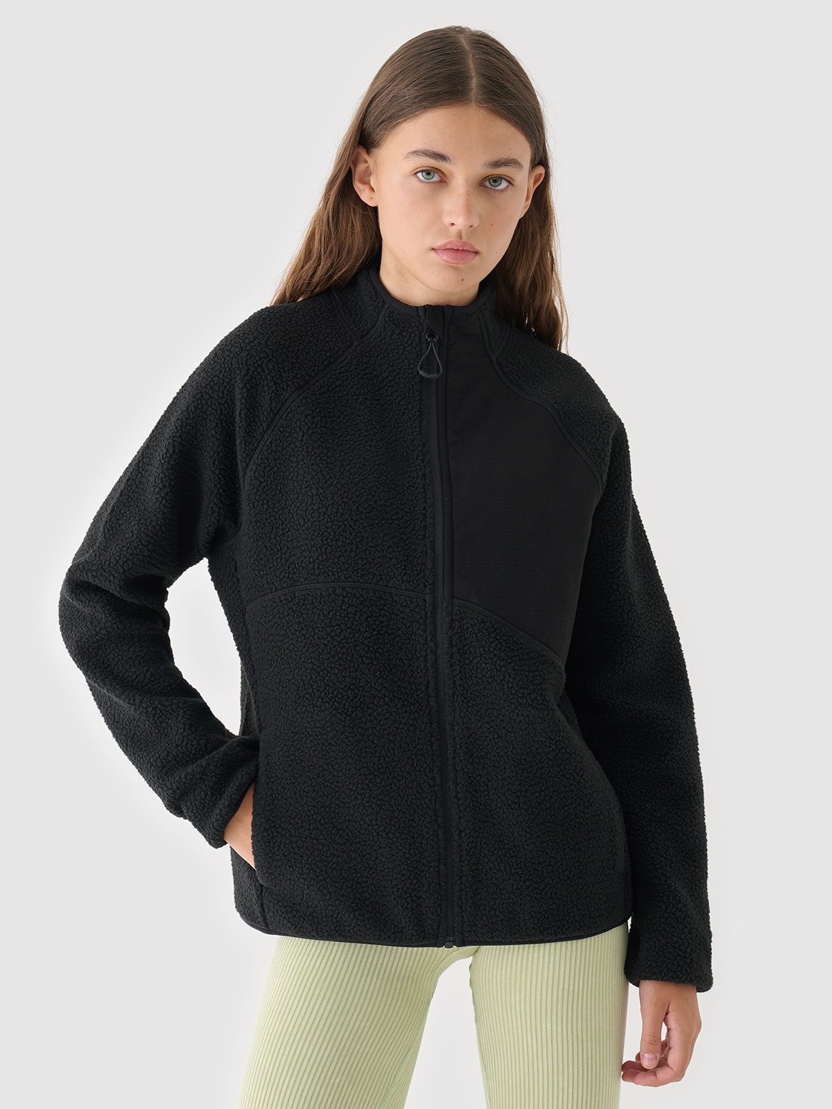 Moteriškas sherpa flisas su apykakle - juodas