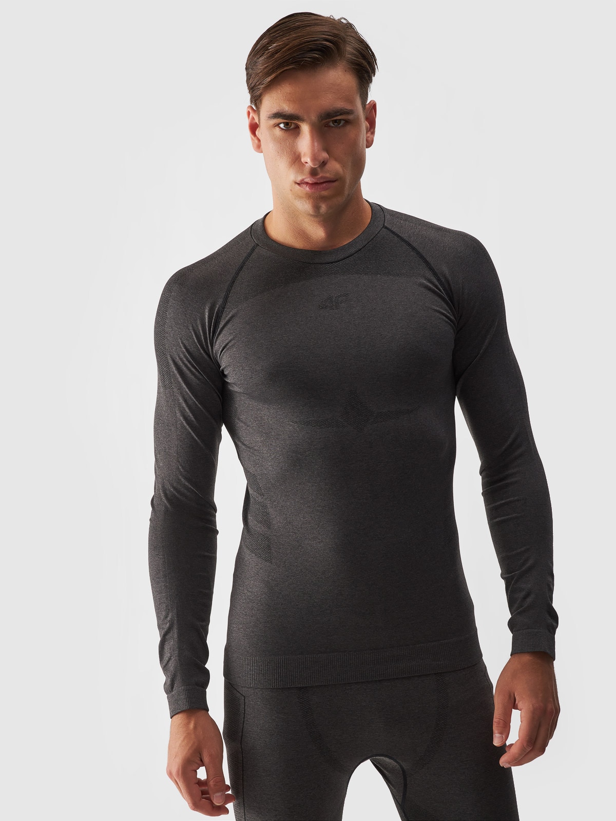 Vyriškas termoaktyvus besiūlis apatinis trikotažas (viršus) - juodas