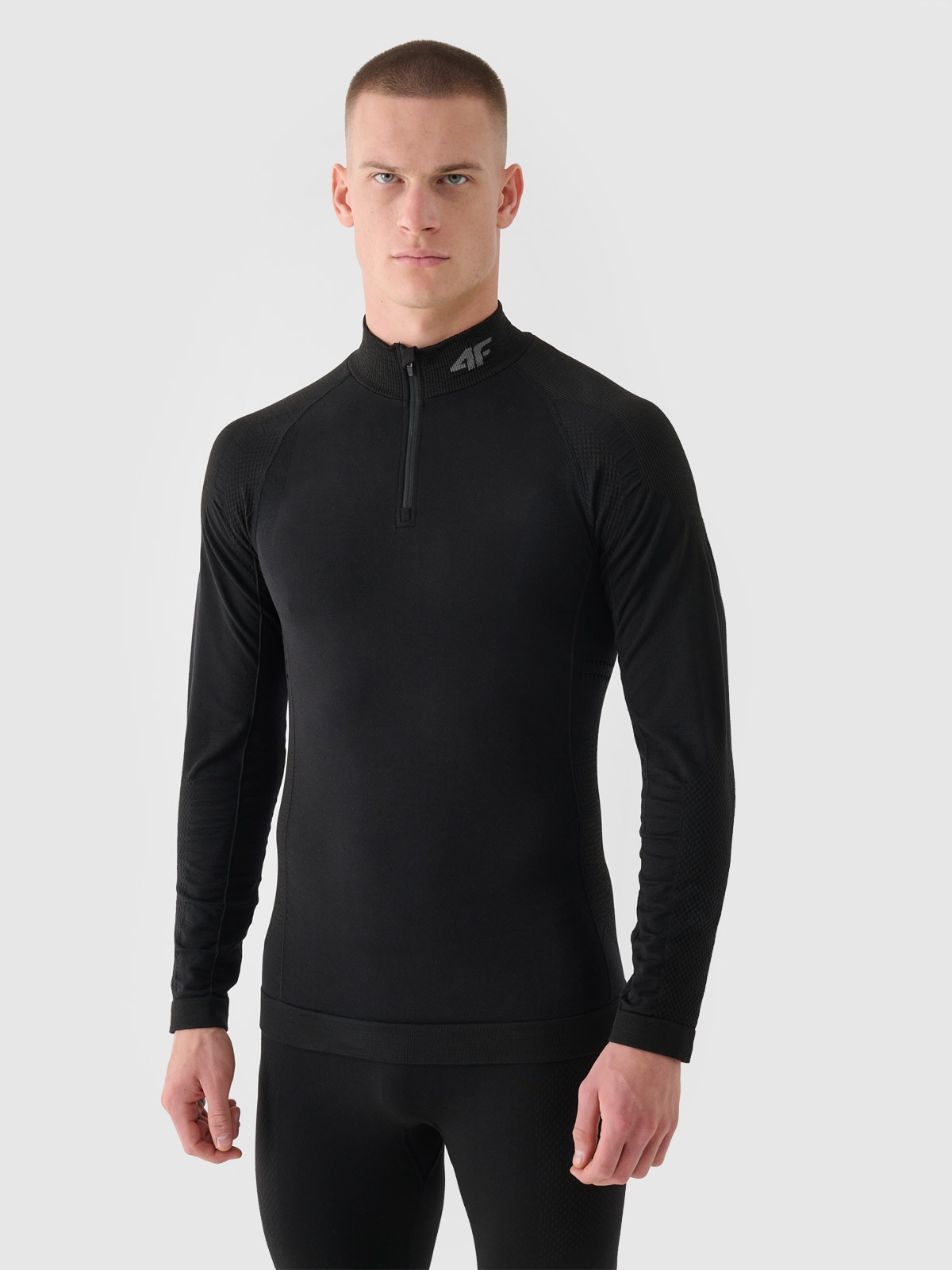 Vyriškas termoaktyvus besiūlis apatinis trikotažas (viršus) - juodas