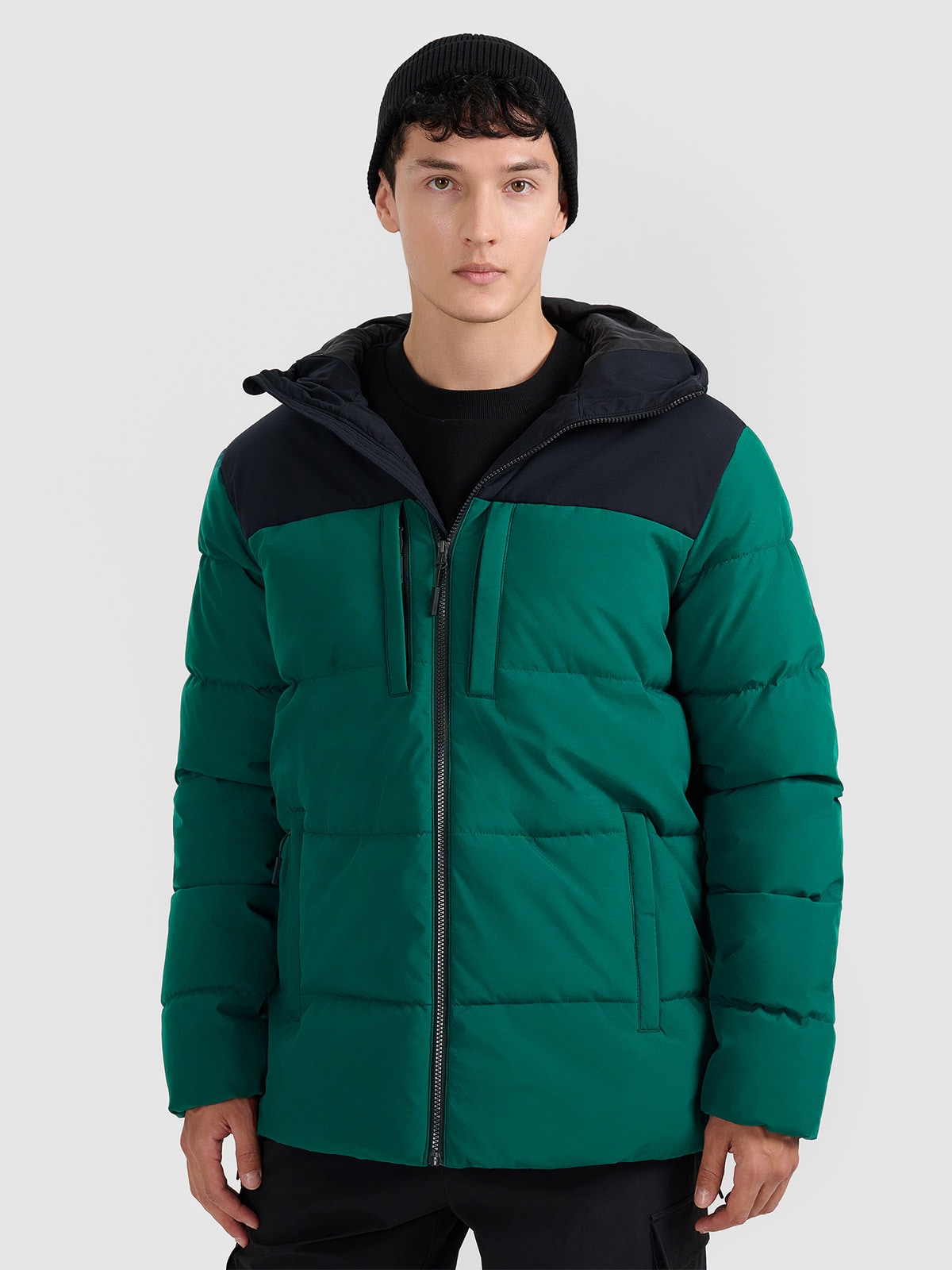 Vyriška striukė su sintetiniu kamšalu - žalia