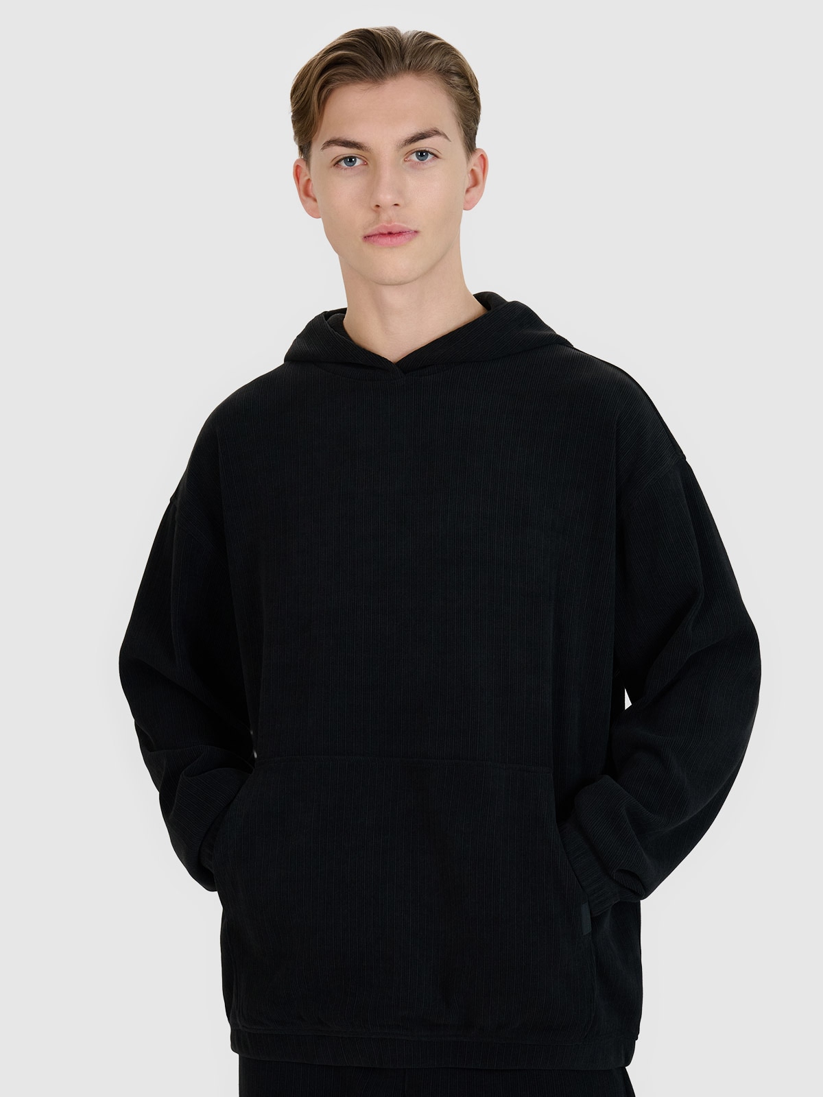 Vyriškas sportinis neatsegamas džemperis su gobtuvu - juodas