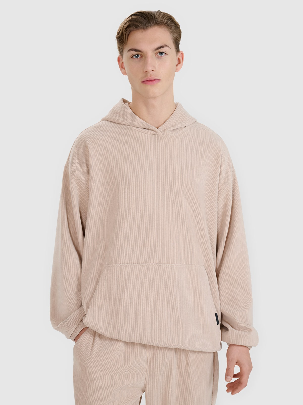 Vyriškas sportinis neatsegamas džemperis su gobtuvu - smėlio spalvos