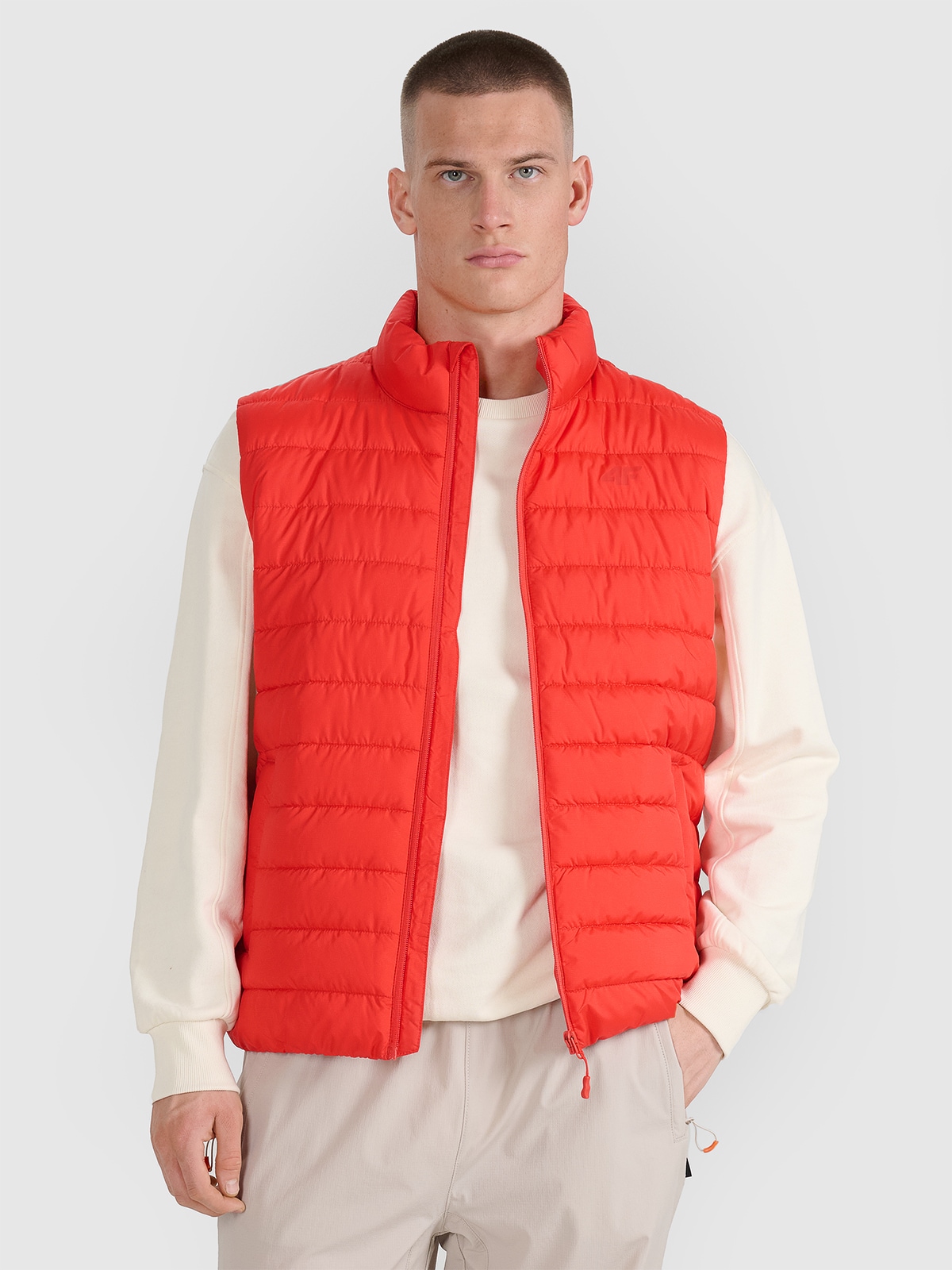 **Vyriška pūkinė berankovė striukė su sintetiniu kamšalu - raudona