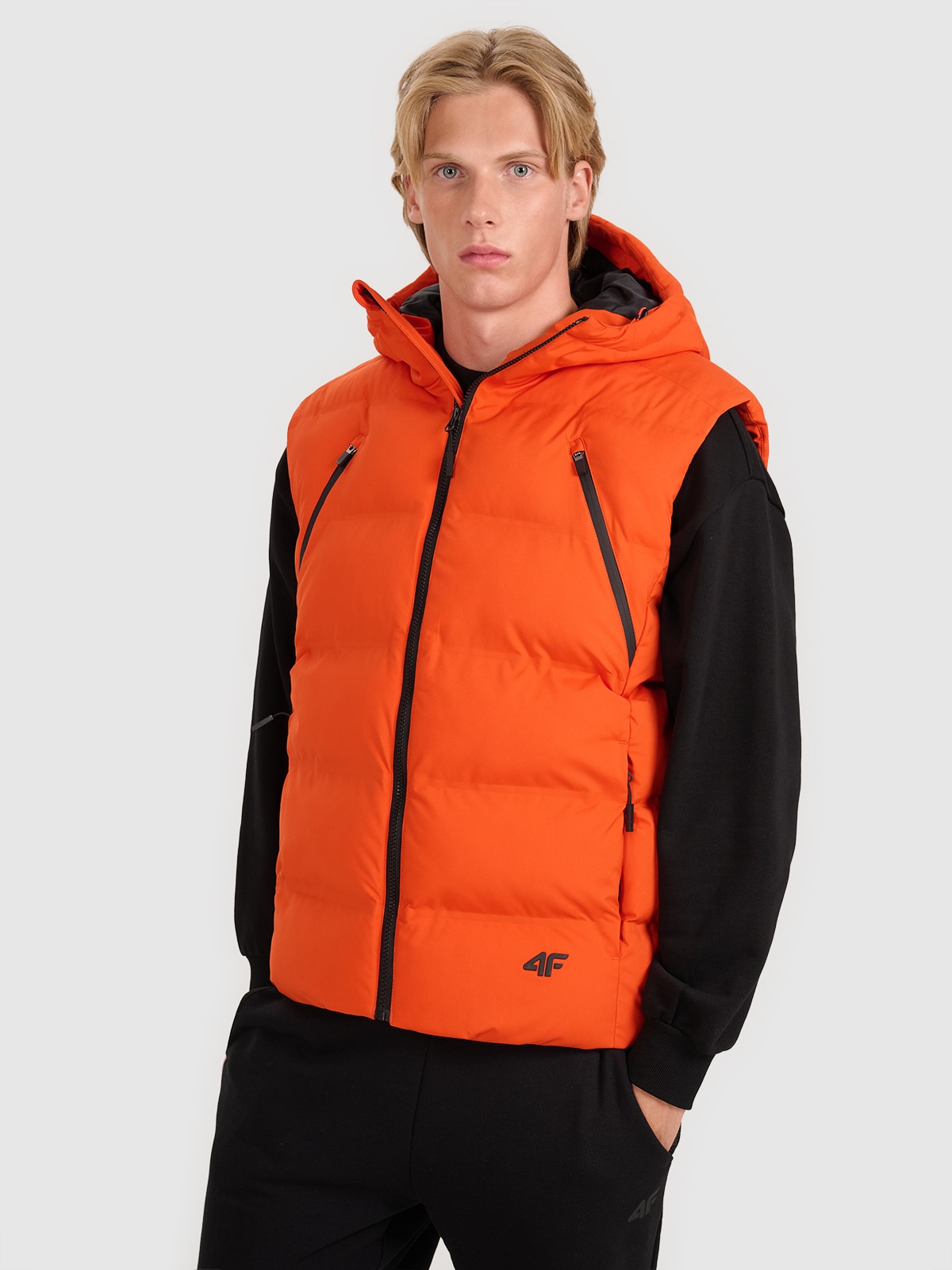 **Vyriška pūkinė berankovė striukė su sintetiniu kamšalu - oranžinė