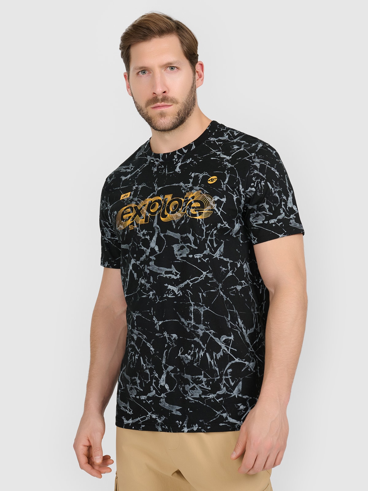 Vyriški T-shirt regular marškinėliai su spauda - juodi