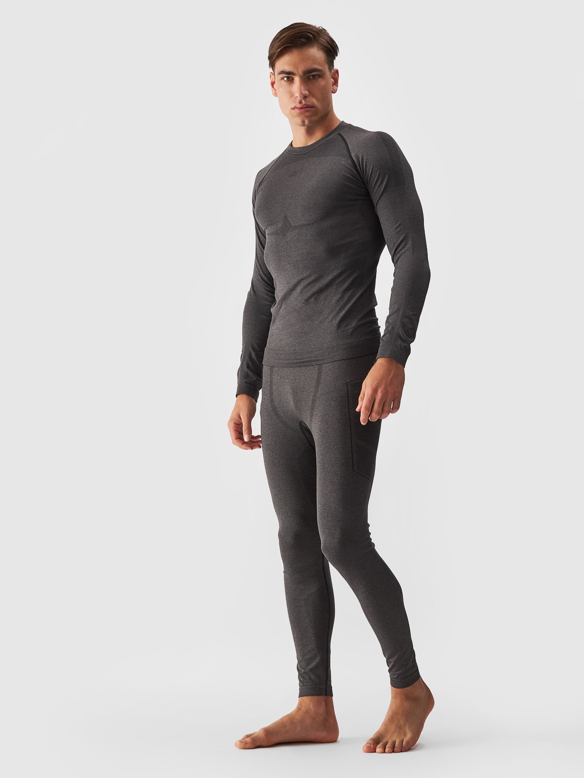 Vyriškas termoaktyvus besiūlis apatinis trikotažas (apačia) - juodas