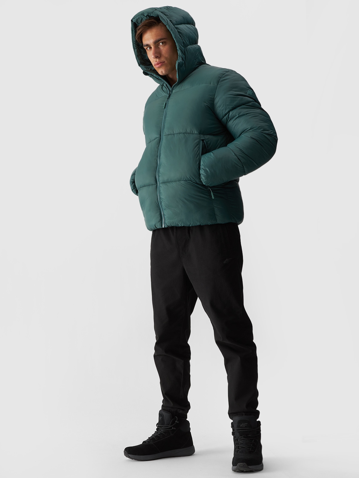 Vyriška striukė su sintetinių pūkų kamšalu - žalia