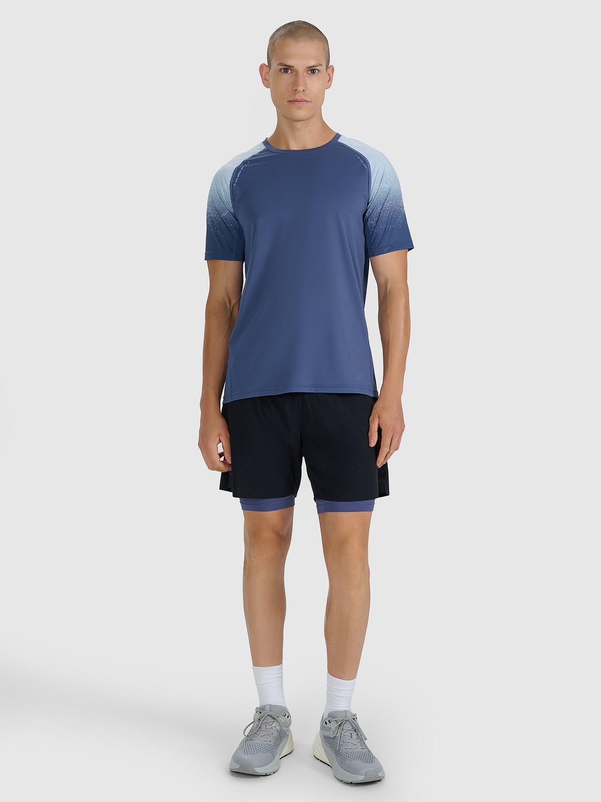 Vyriški 2in1 greitai džiūstantys bėgimo lauke šortai - juodi