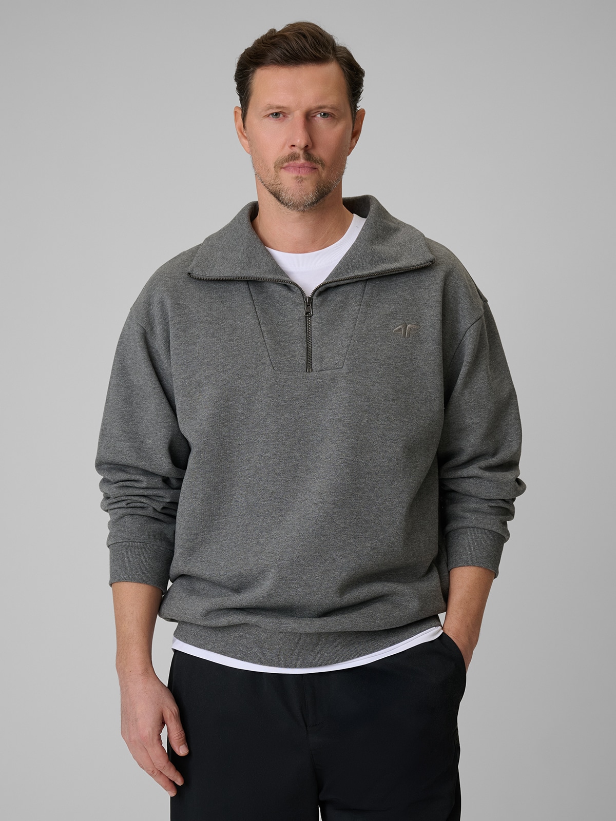 Vyriškas sportinis regular džemperis be gobtuvo - pilkas