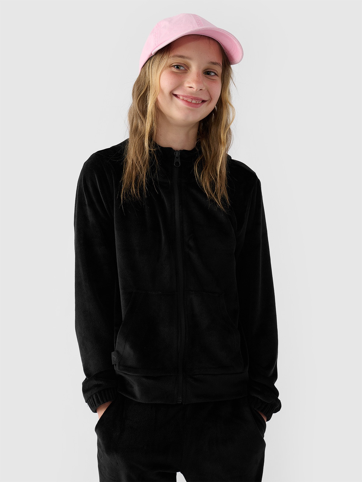 Sportinis veliūro atsegamas džemperis su gobtuvu mergaitėms - juodas