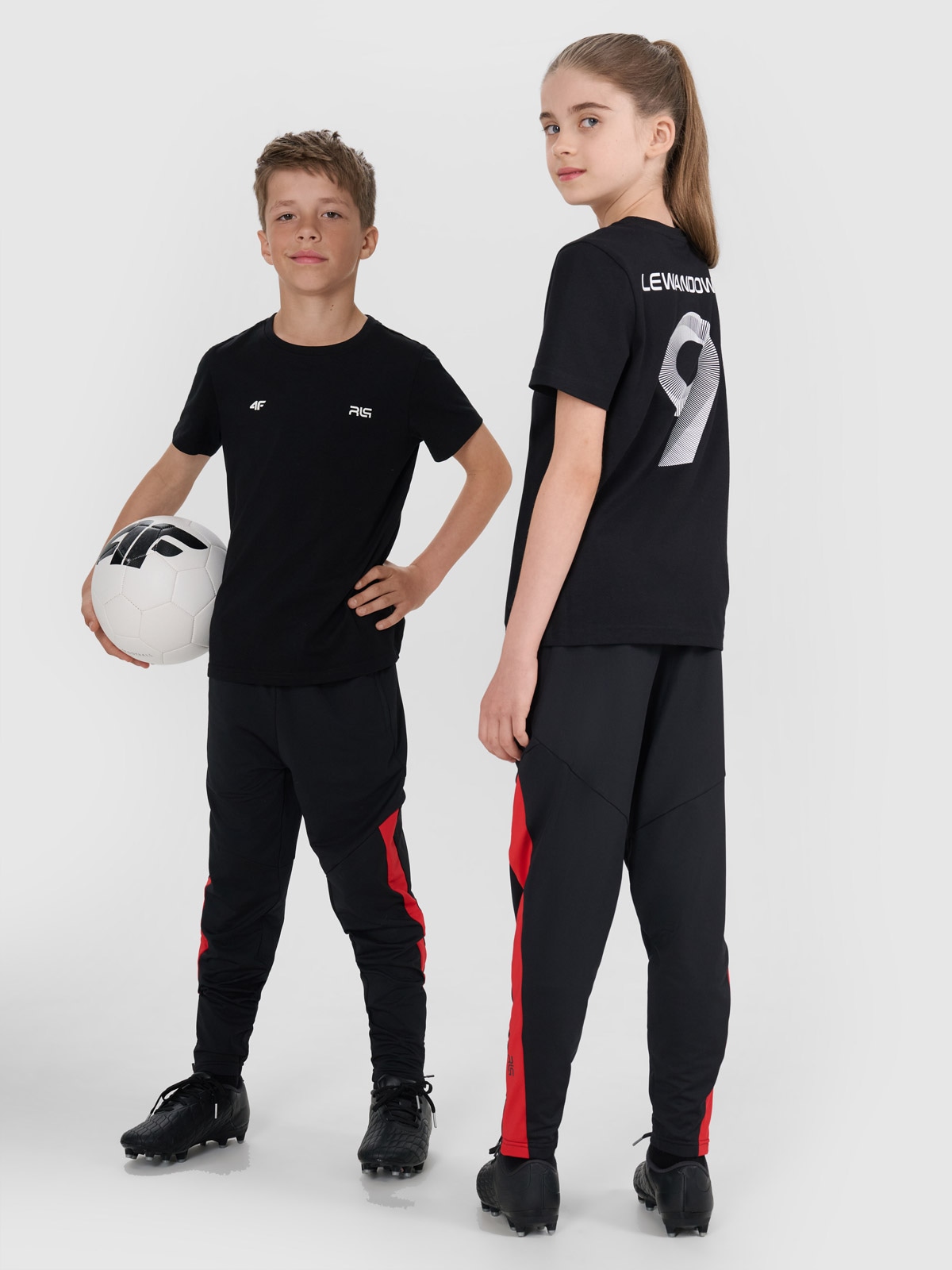 Vaikiški T-shirt regular marškinėliai 4F JUNIOR x Robert Lewandowski - juodi