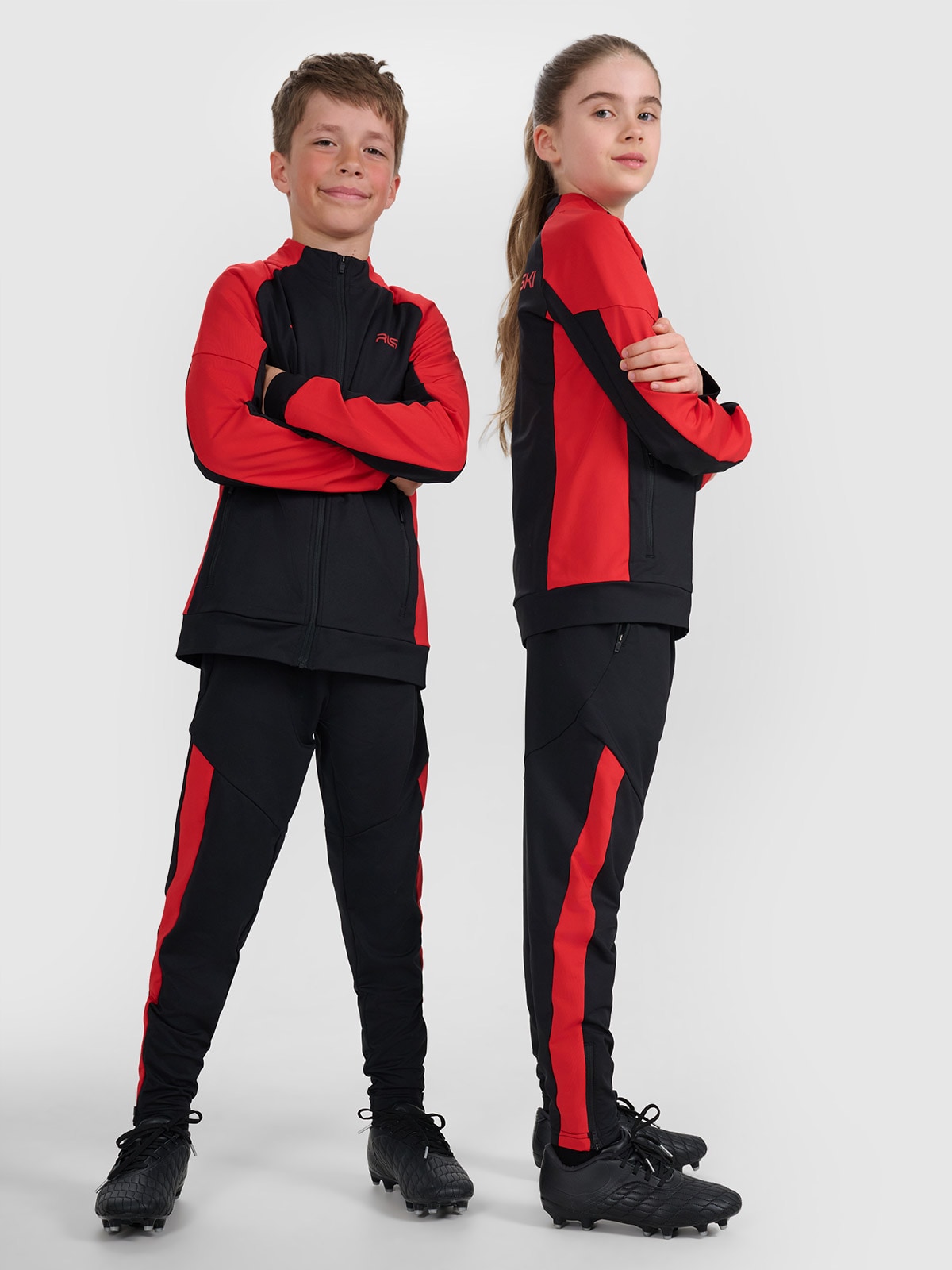 Vaikiškas sportinis atsegamas džemperis be gobtuvo 4F JUNIOR x Robert Lewandowski - juodas