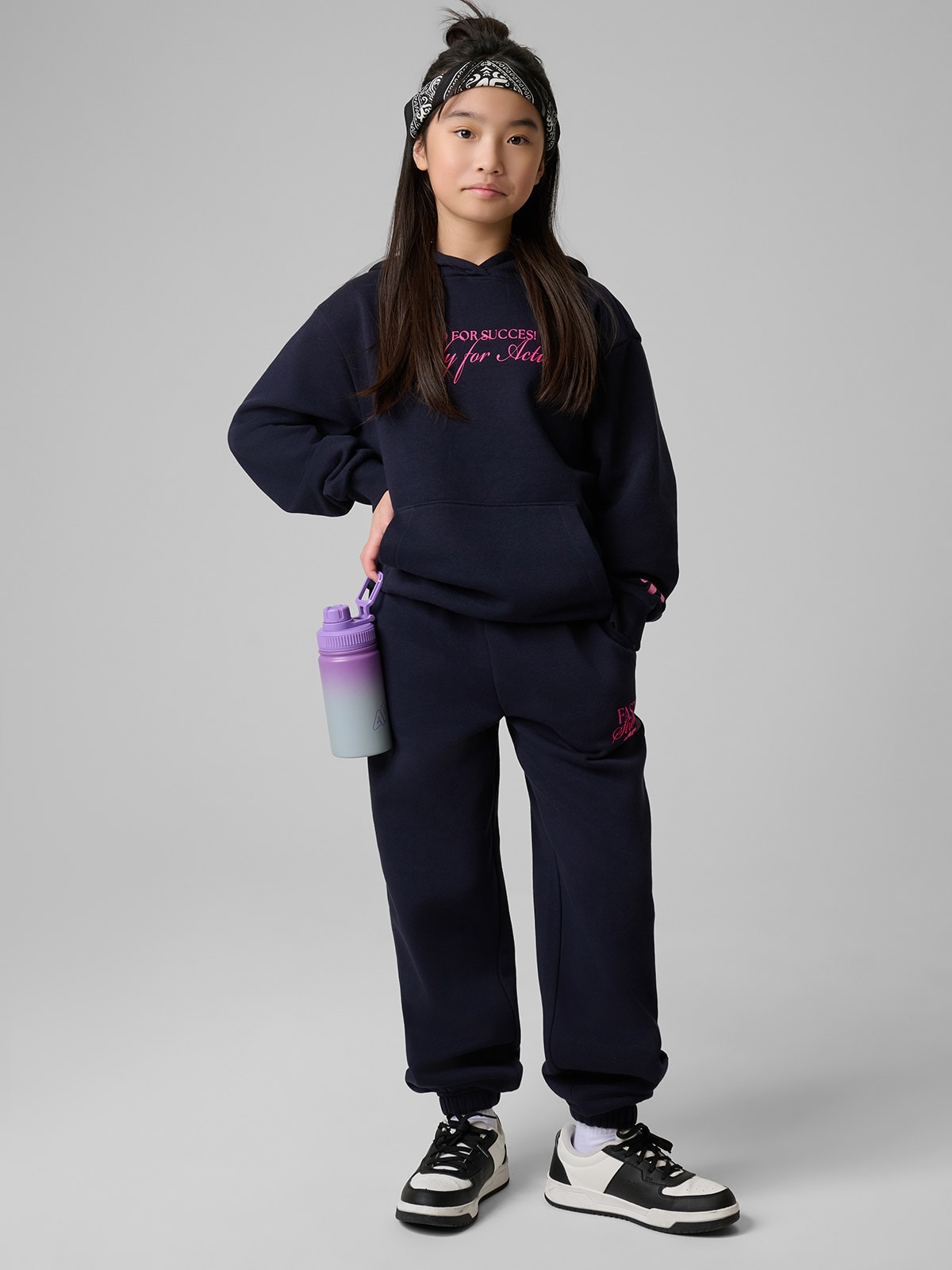 Sportinis loose džemperis su gobtuvu mergaitėms - tamsiai mėlynas