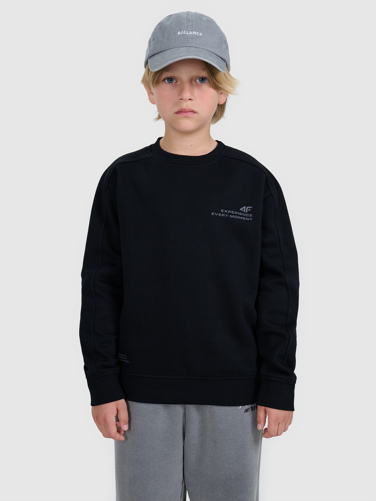 Sportinis neatsegamas džemperis be gobtuvo berniukams - juodas