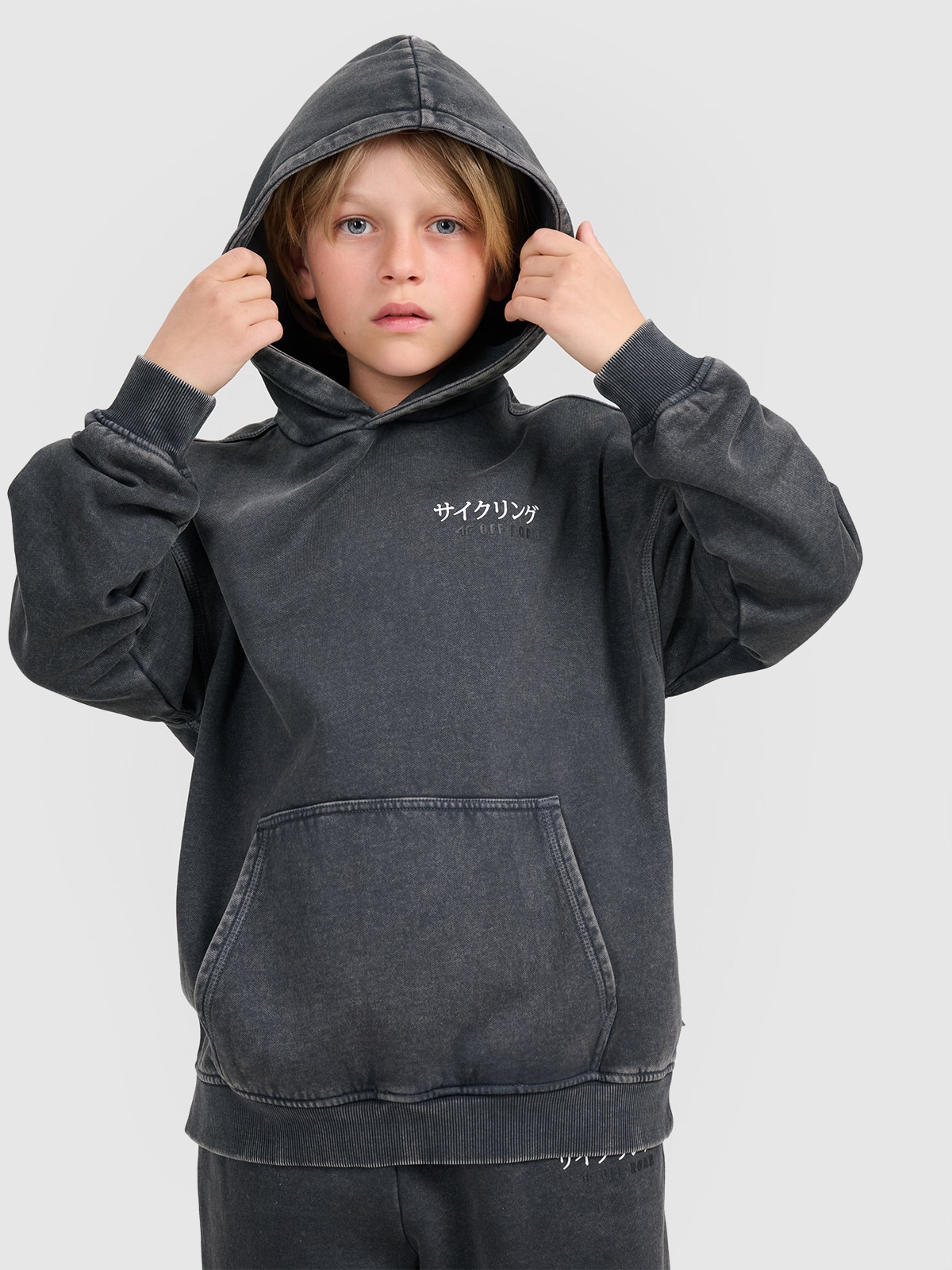 Sportinis neatsegamas džemperis su gobtuvu berniukams - pilkas