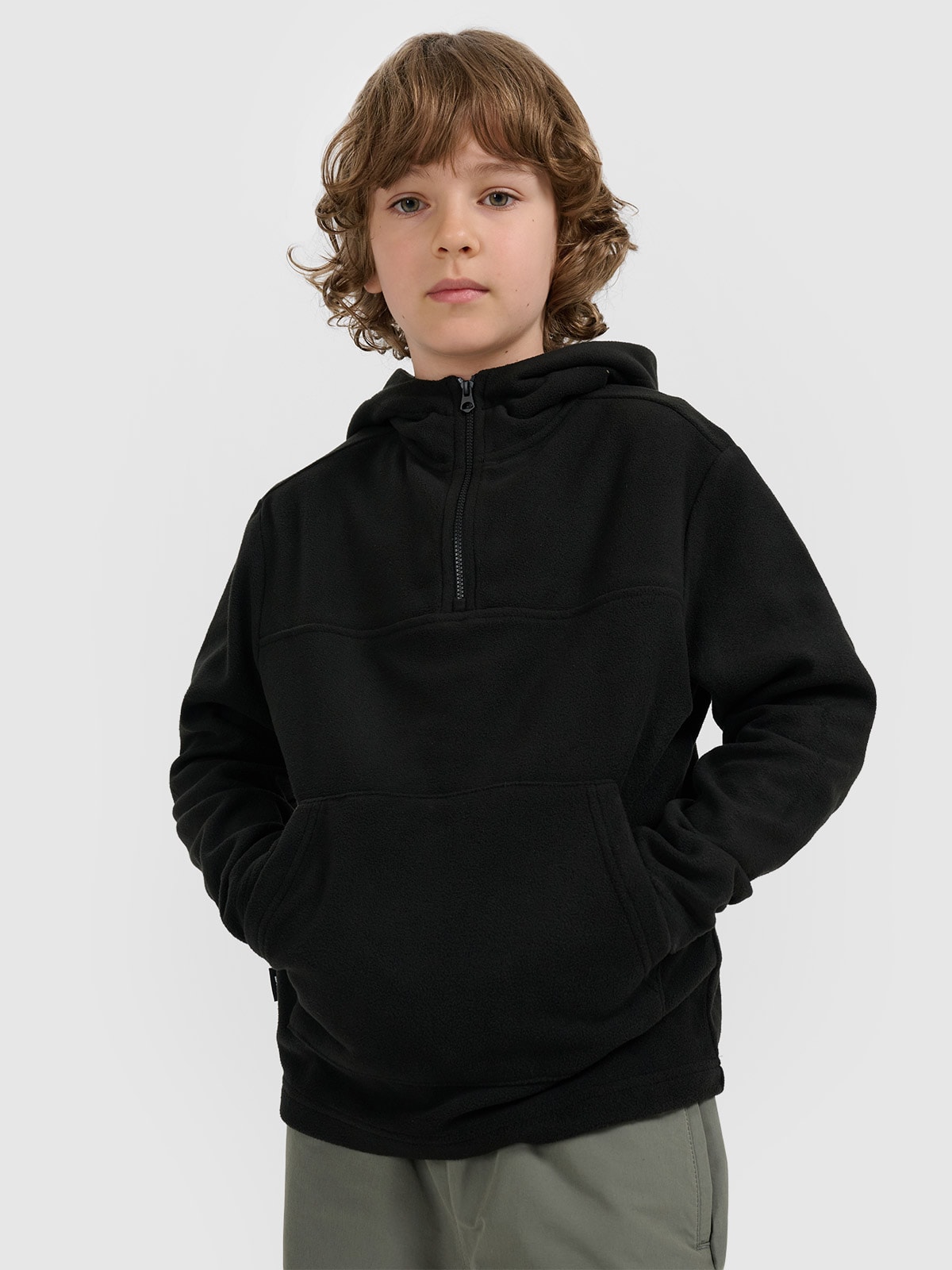 Regular flisas su gobtuvu berniukams - juodas