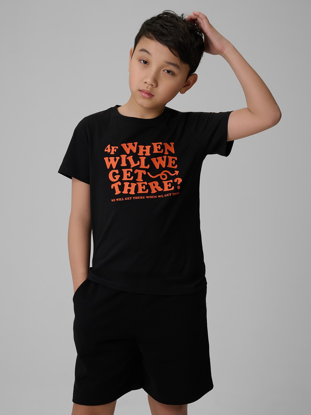 T-shirt regular marškinėliai su spauda berniukams - juodi