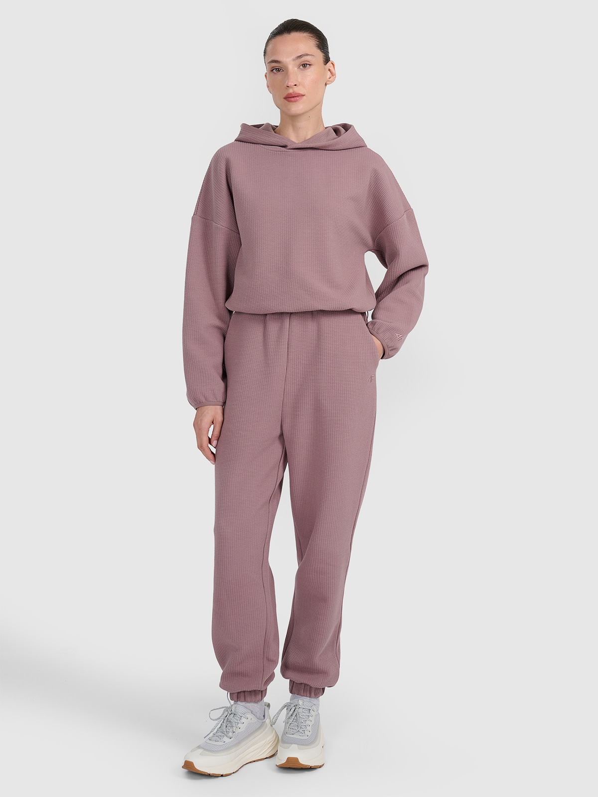 Moteriškos sportinės vaflinio audinio kelnės - rudos 