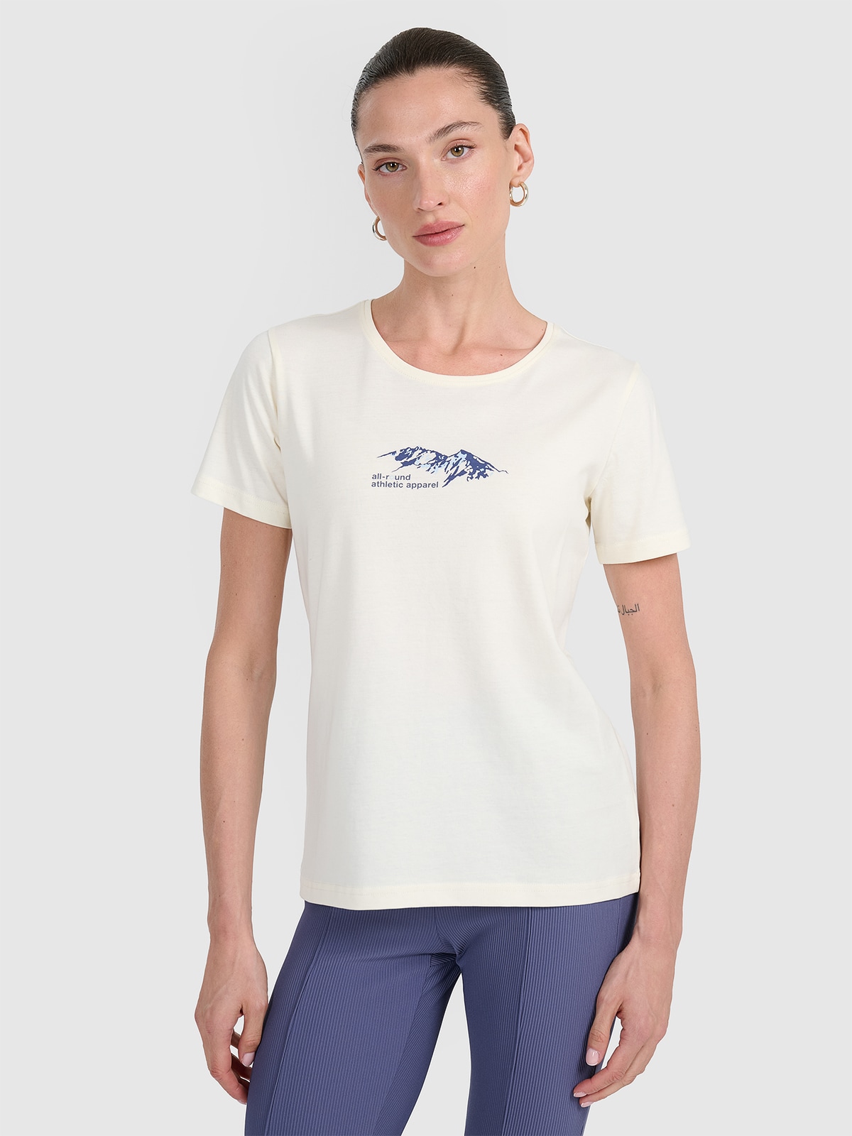 Moteriški T-shirt regular marškinėliai su spauda - balti