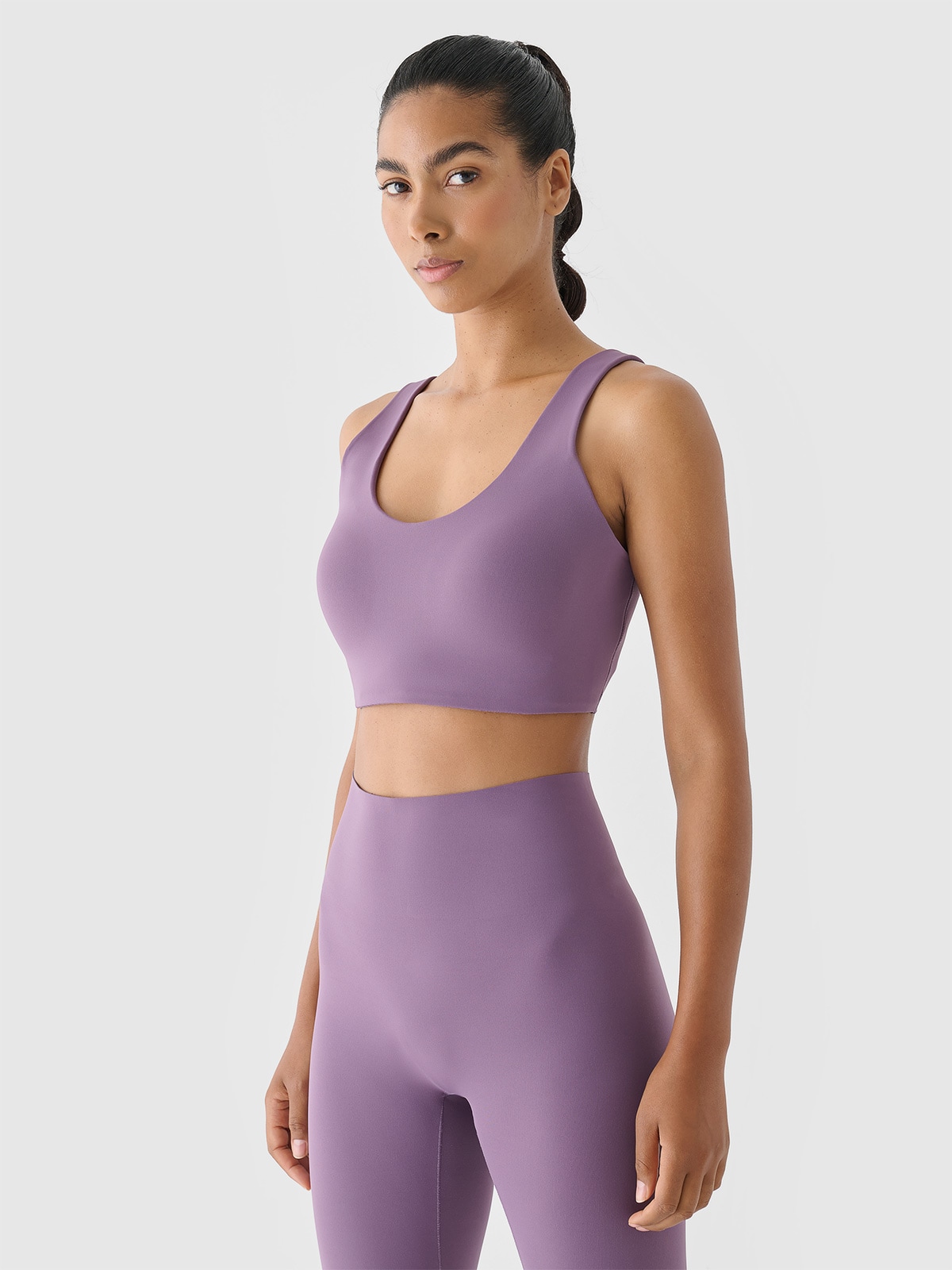 Treniruočių liemenėlė užtikrinanti vidutinę paramą - violetinė