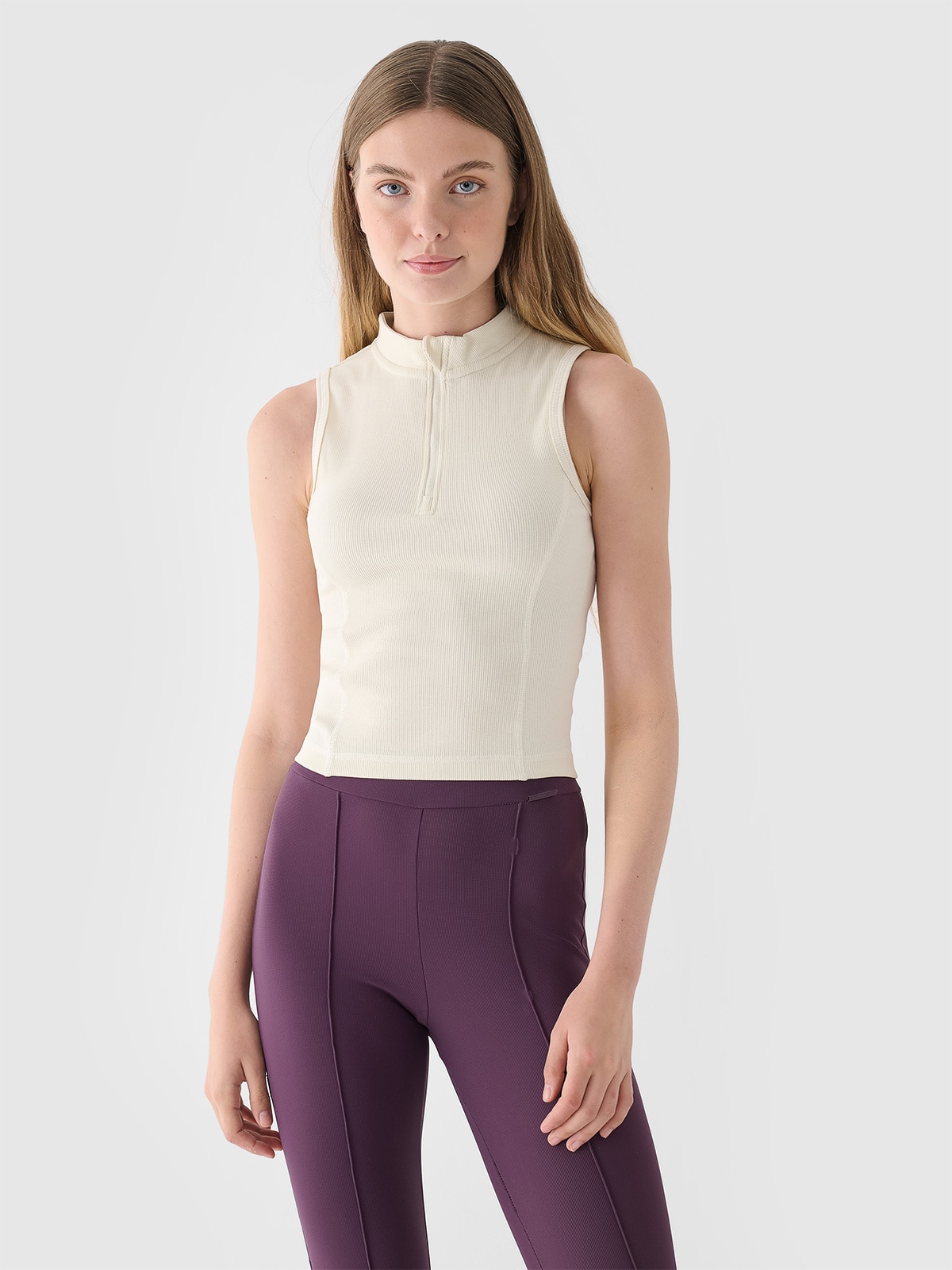 Moteriški top slim marškinėliai iš dryžuoto audinio - balti