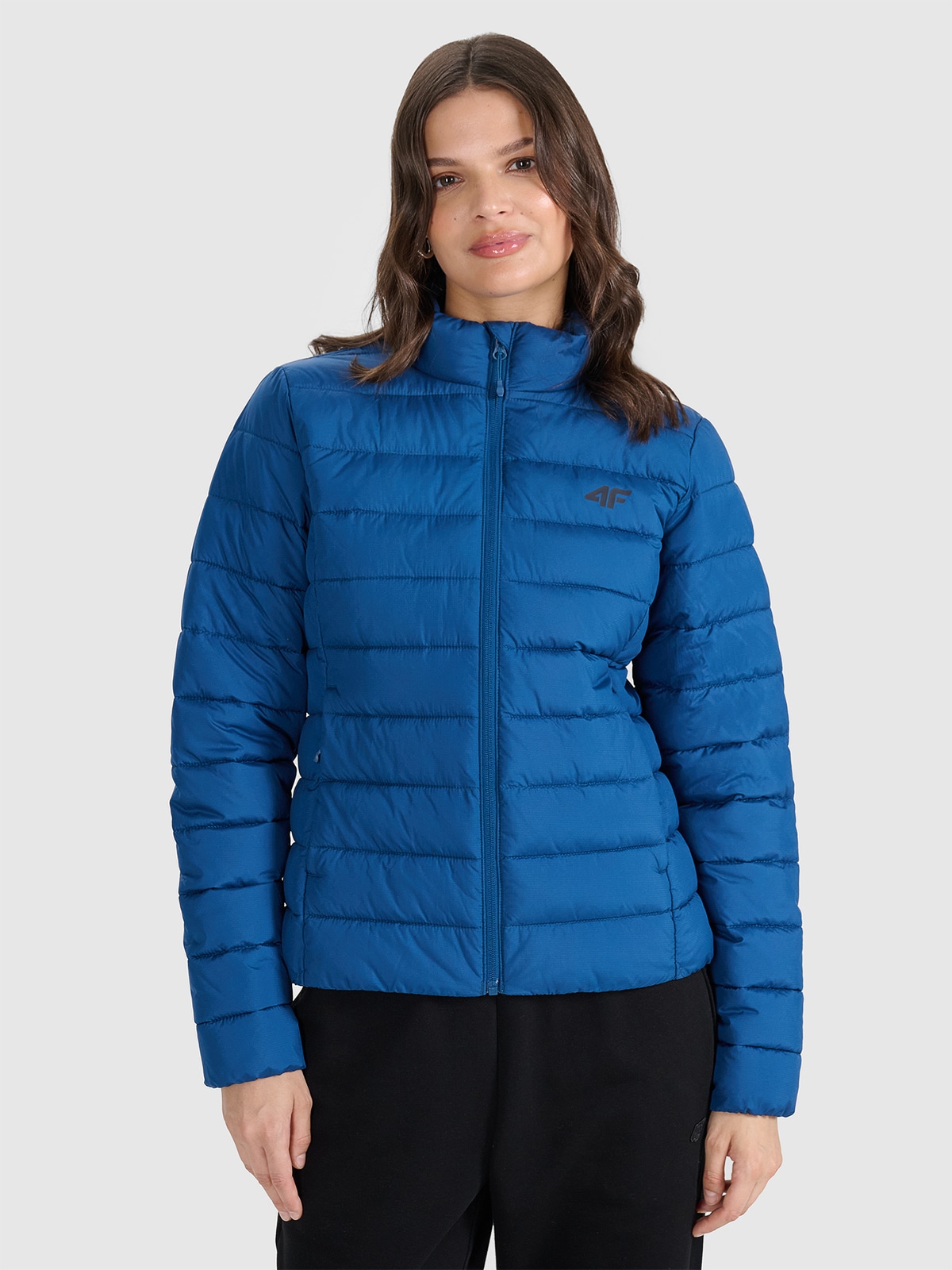 Moteriška striukė su sintetiniu kamšalu - tamsiai mėlyna