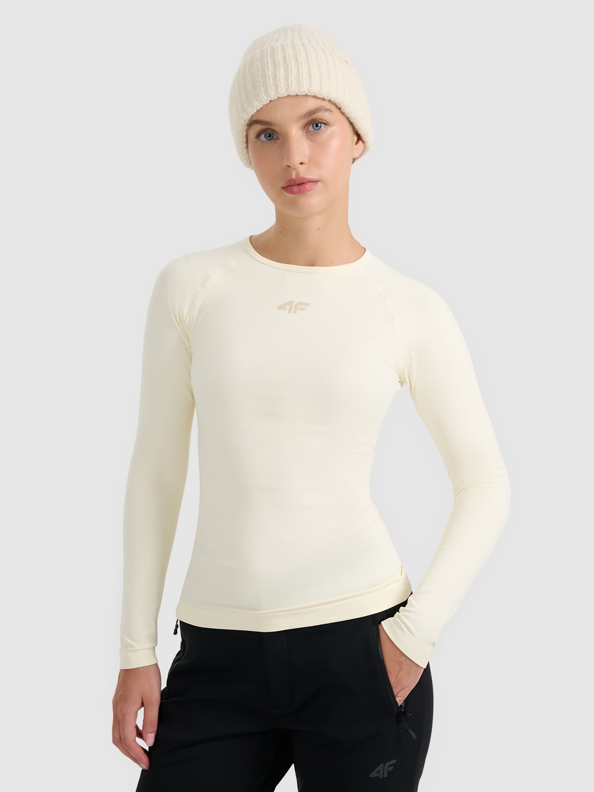 Moteriškas termoaktyvus besiūlis apatinis trikotažas (viršus) - kreminės spalvos