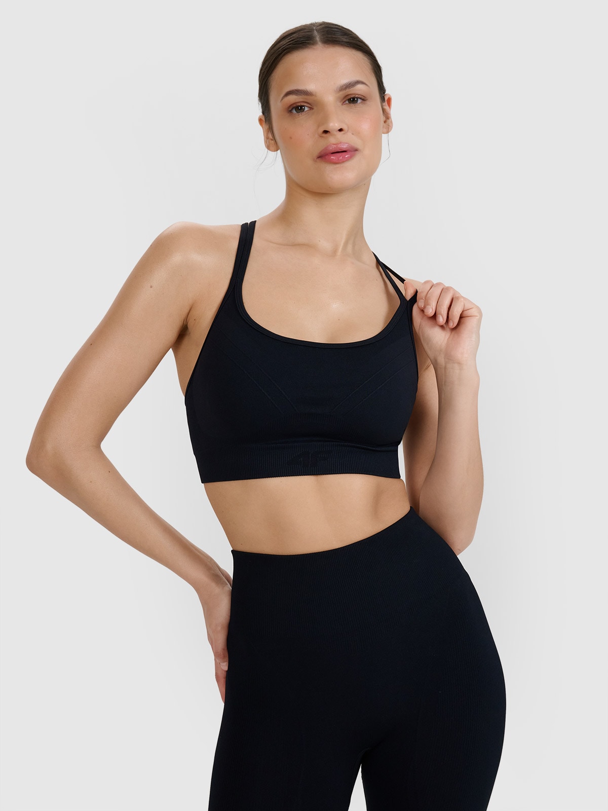 Liemenėlė jogai su maža parama - juoda