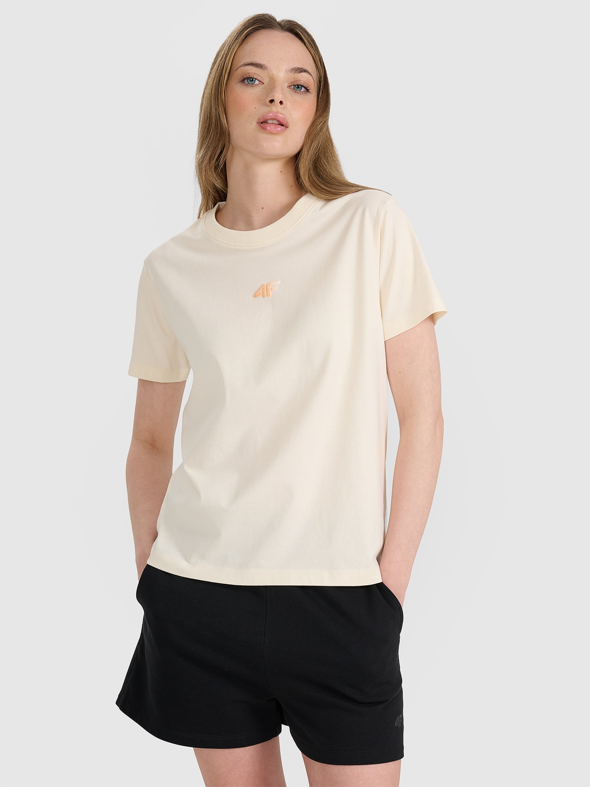 Moteriški T-shirt oversize marškinėliai su spauda - smėlio spalvos