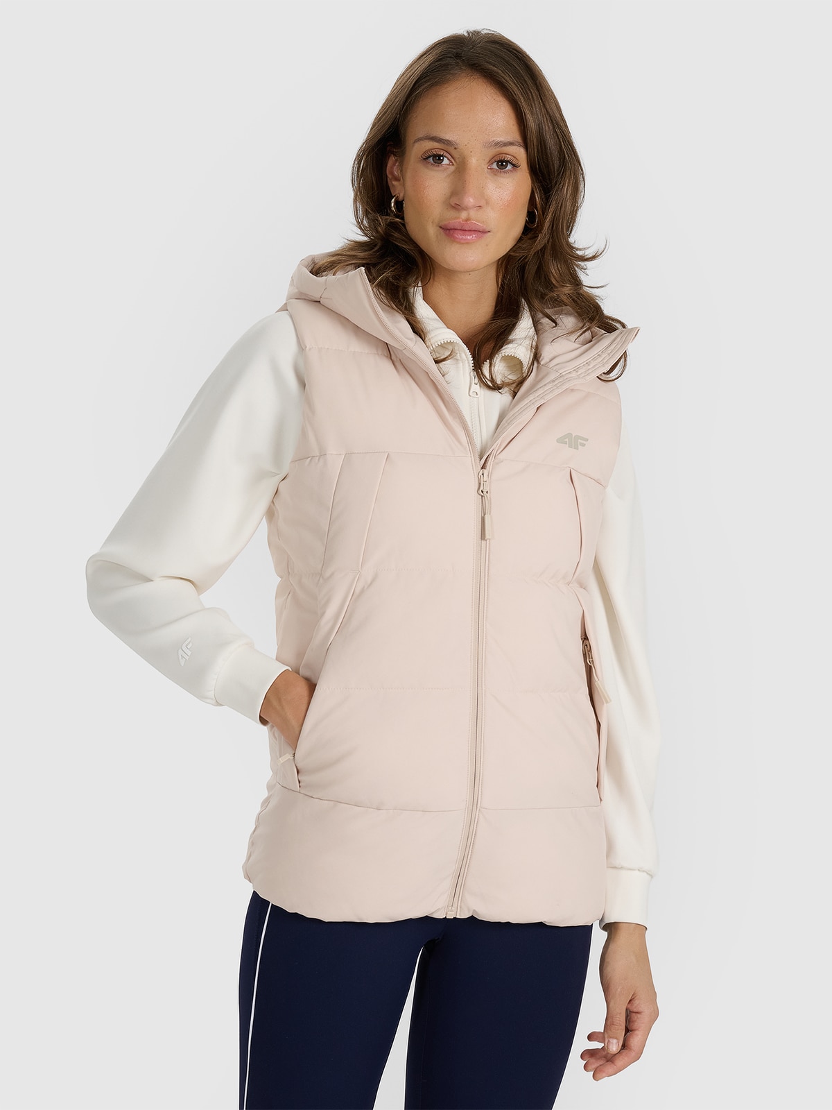 Moteriška berankovė striukė su sintetinių pūkų kamšalu - smėlio spalvos