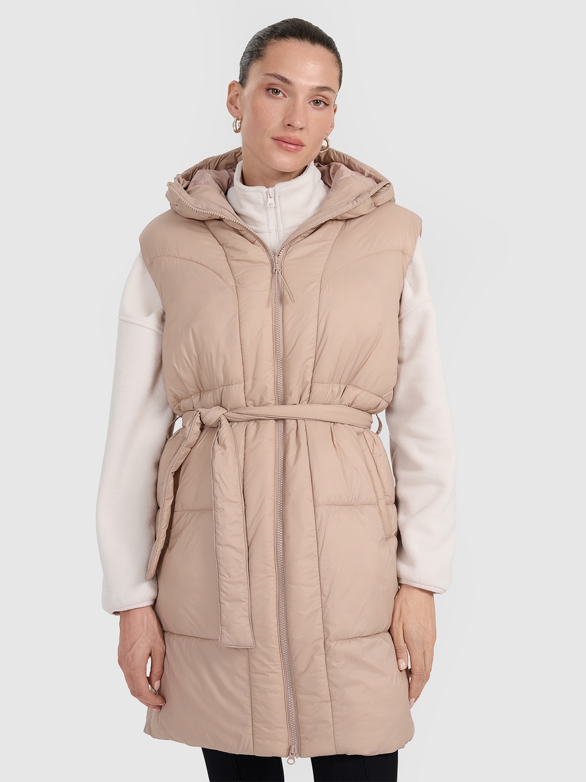 Moteriška ilga berankovė striukė su sintetinių pūkų kamšalu - smėlio spalvos