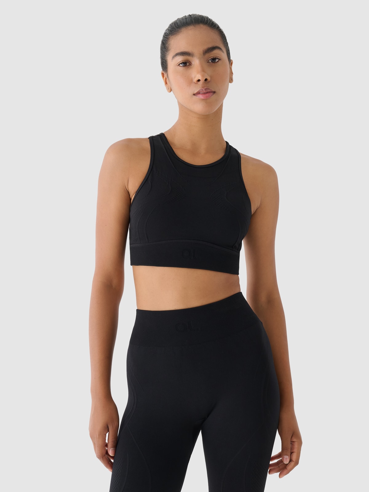 Moteriška besiūlė treniruočių liemenėlė užtikrinanti vidutinę paramą 4F x Anna Lewandowska - juoda