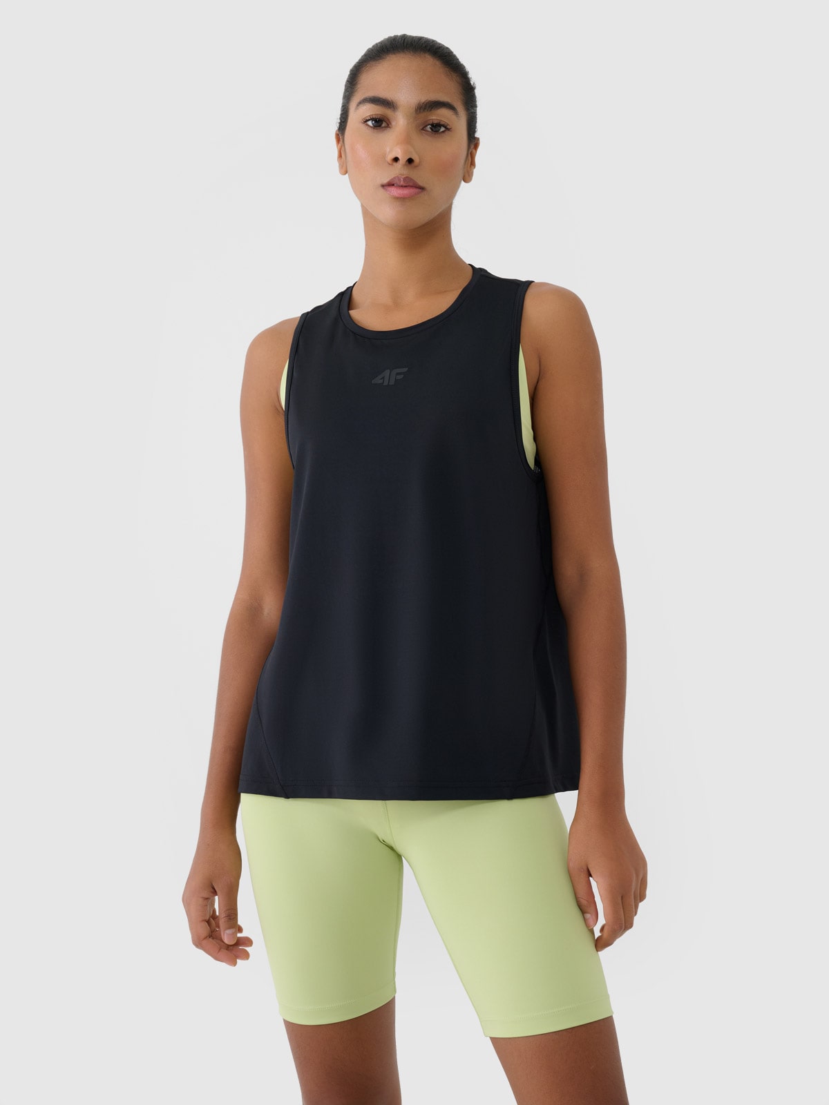 Moteriški Top greitai džiūstantys treniruočių marškinėliai - juodi