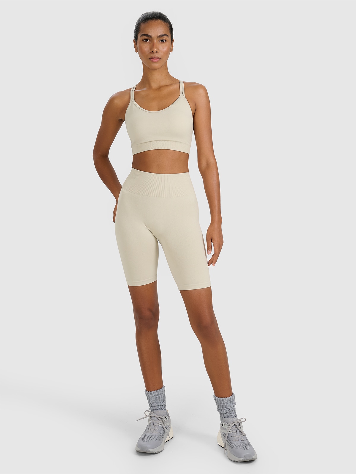 Moteriškos besiūlės dviratininko tipo treniruočių tamprės - smėlio spalvos