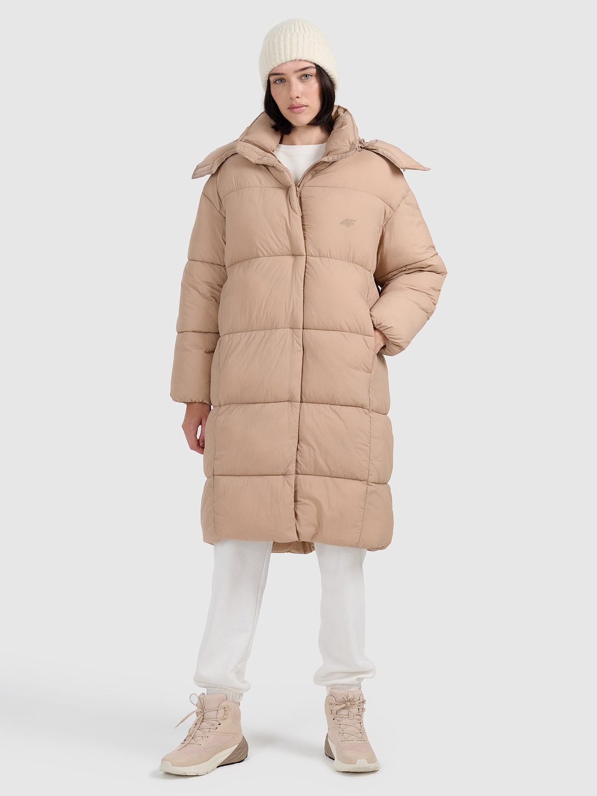 Moteriškas paltas su sintetiniu kamšalu - smėlio spalvos