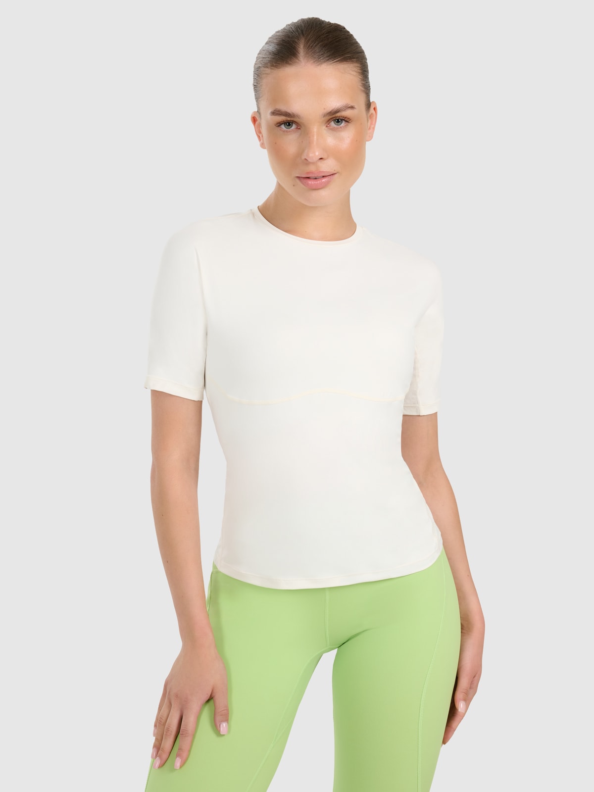 Moteriški regular greitai džiūstantys treniruočių marškinėliai - smėlio spalvos