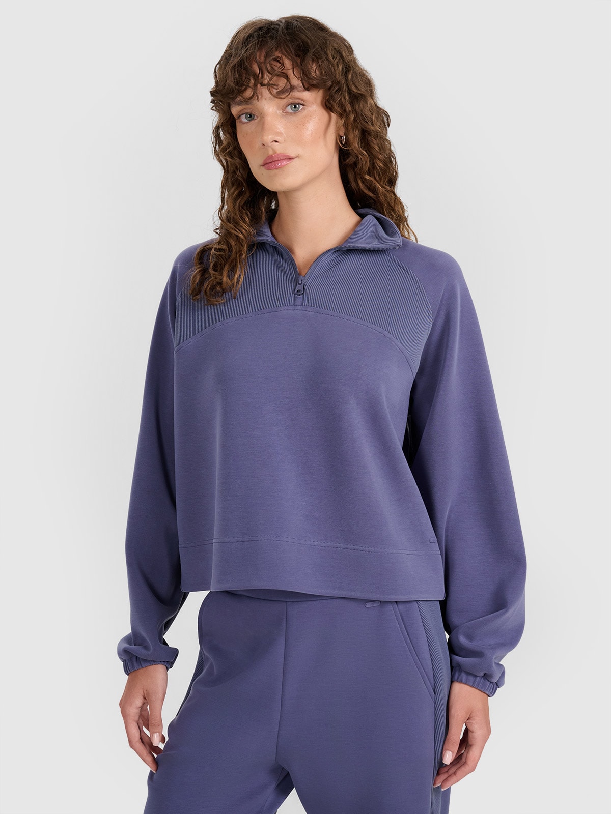 Moteriškas sportinis džemperis su modalio priemaiša - tamsiai mėlynas