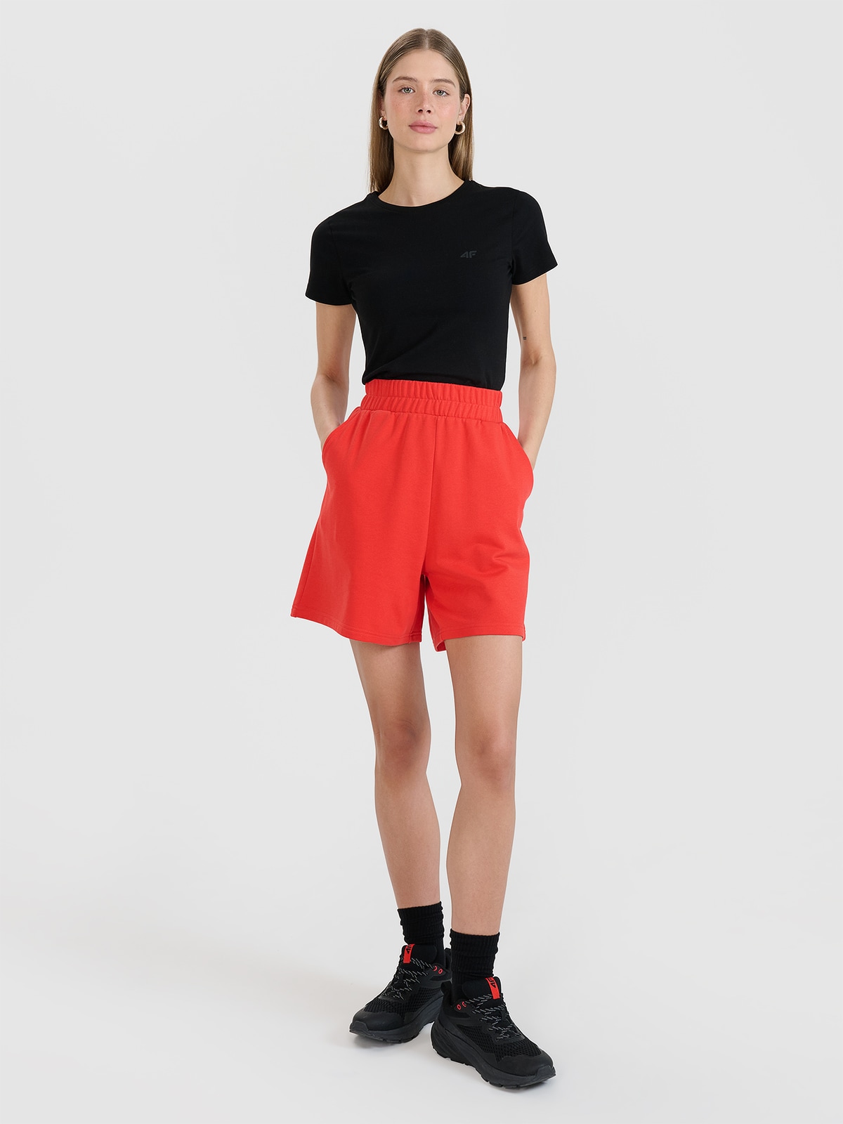 Moteriški sportiniai šortai - raudoni