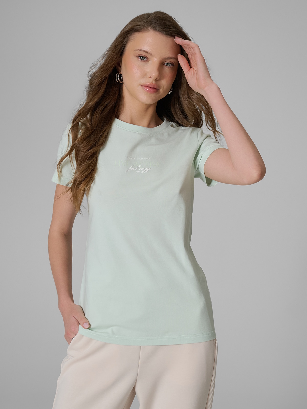 Moteriški t-shirt slim marškinėliai su spauda - mėtinės spalvos