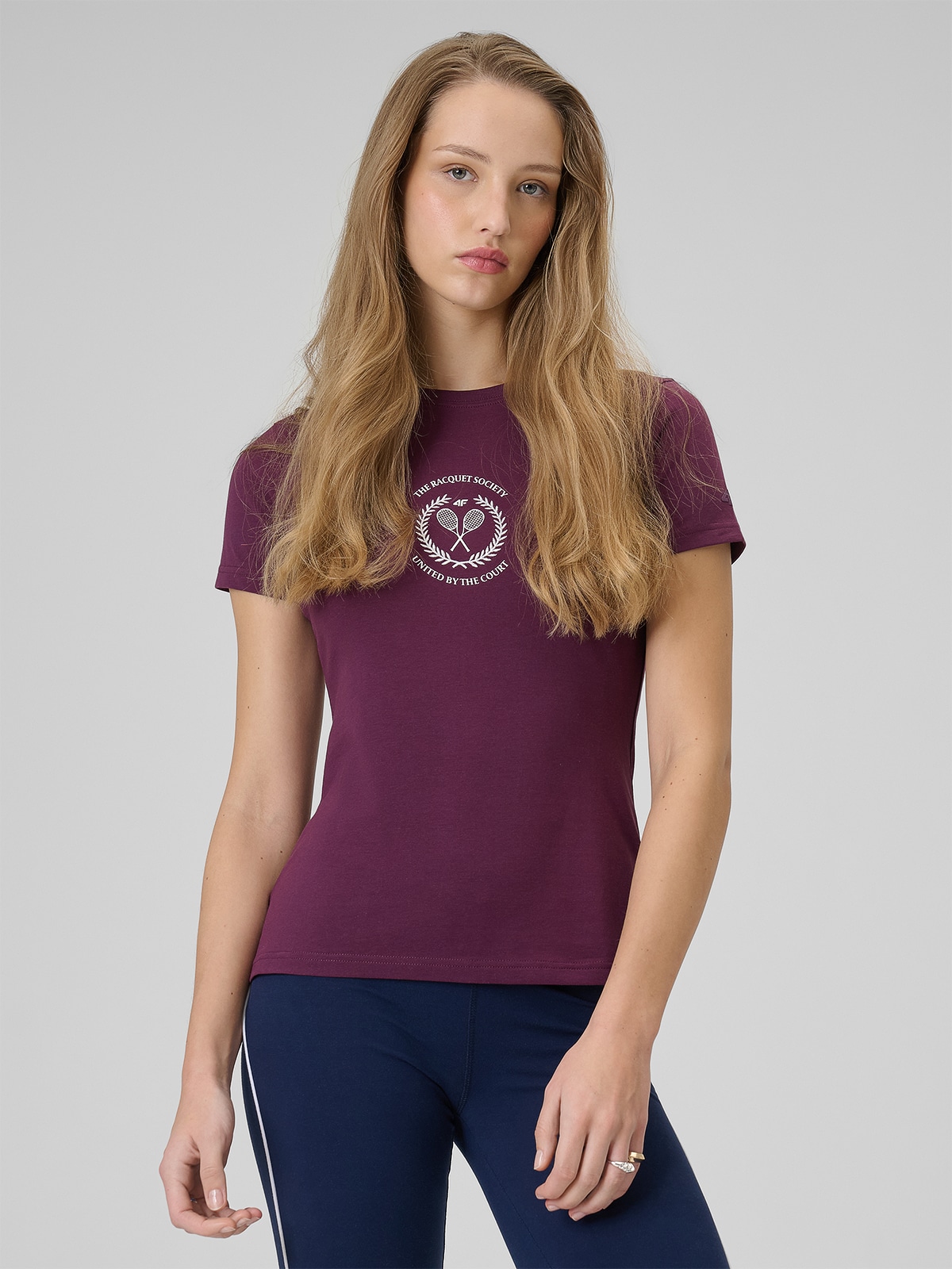 Moteriški T-shirt slim marškinėliai su grafika - raudoni