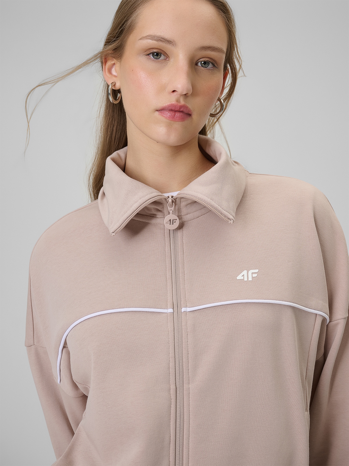 Moteriškas sportinis regular džemperis be gobtuvo - smėlio mėlynas