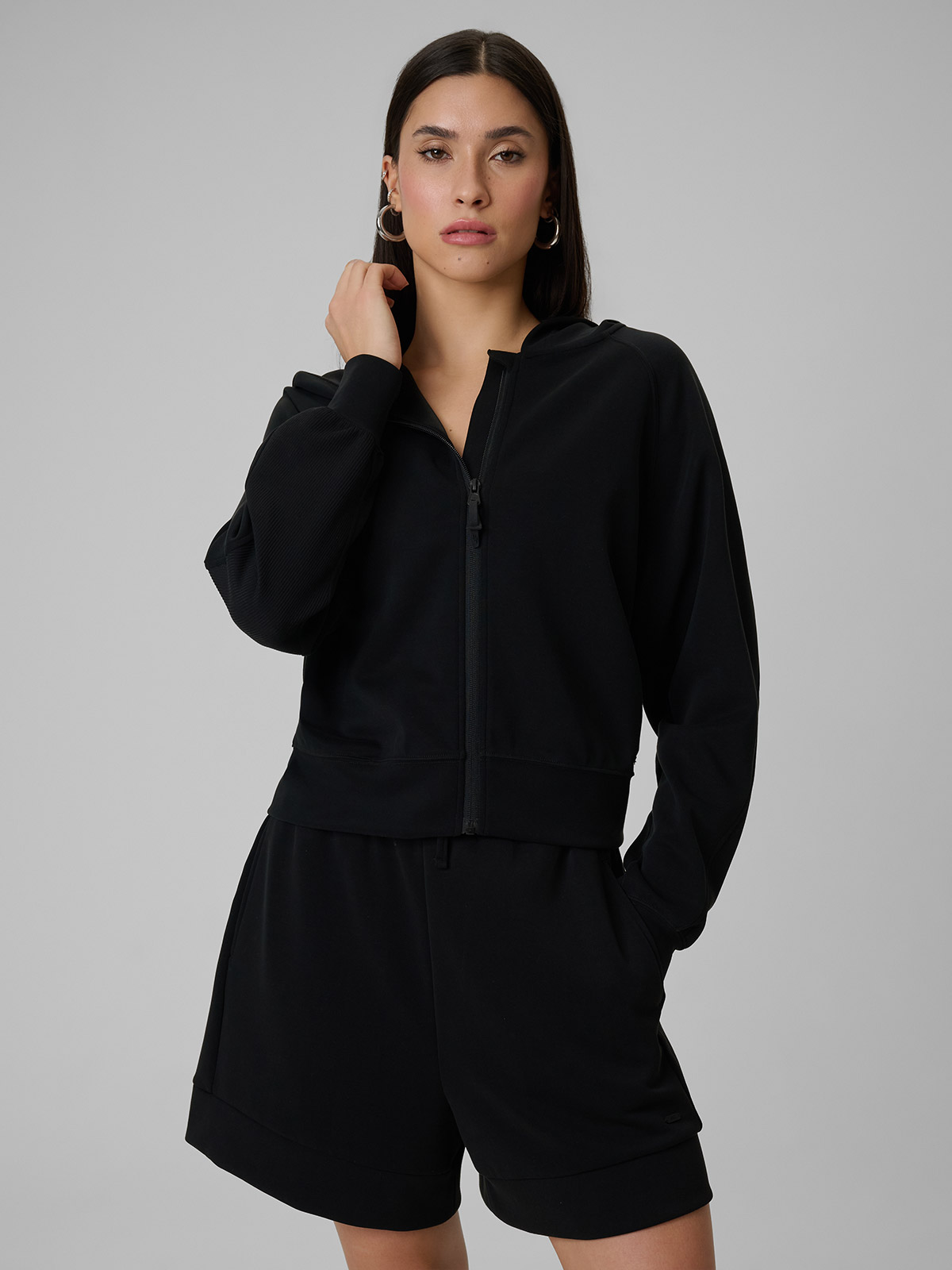 Moteriškas regular sportinis džemperis su modalu - juodas