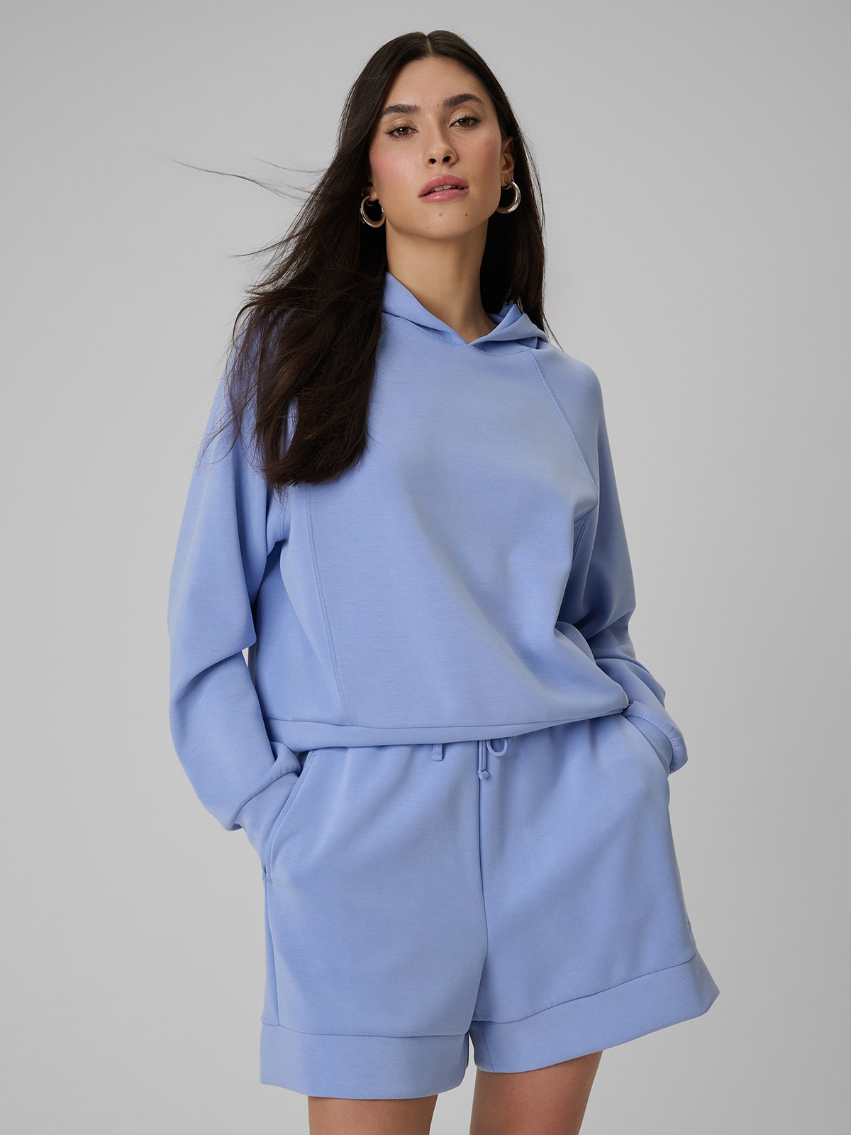 Moteriškas regular sportinis džemperis su gobtuvu - tamsiai mėlynas