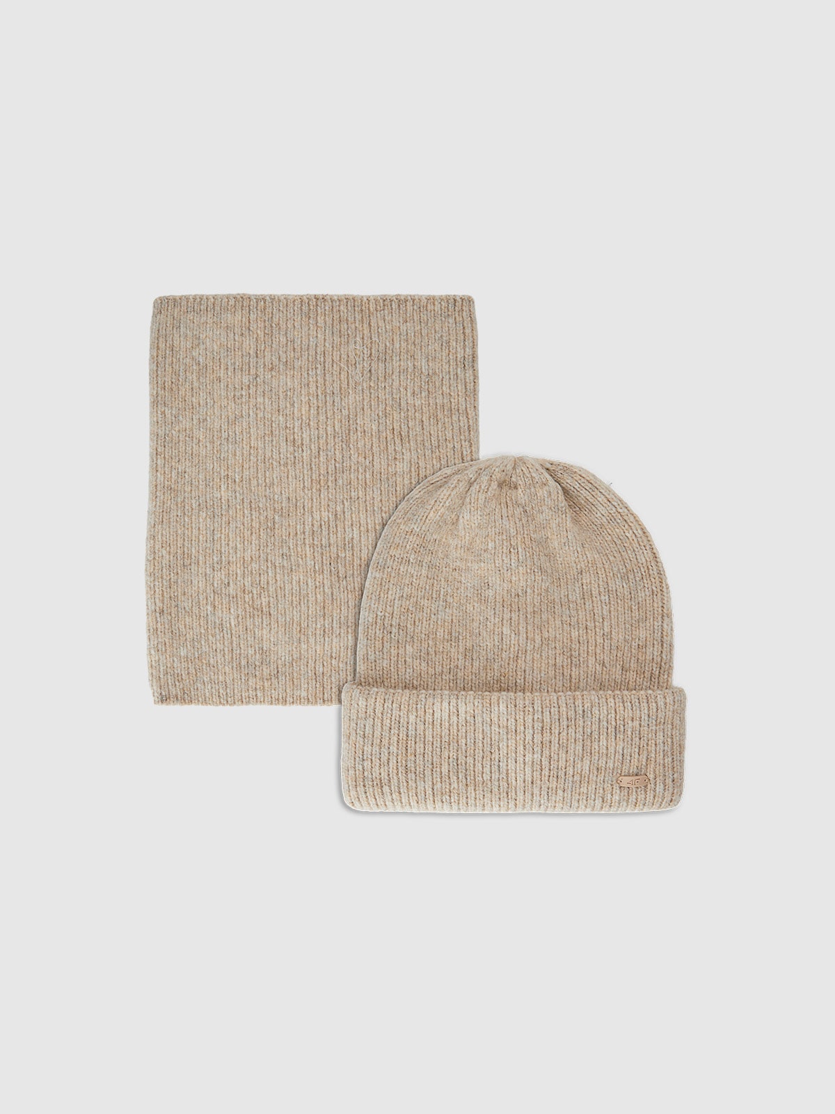 Žieminis komplektas kepurė ir kaklaskarė unisex - smėlio spalvos