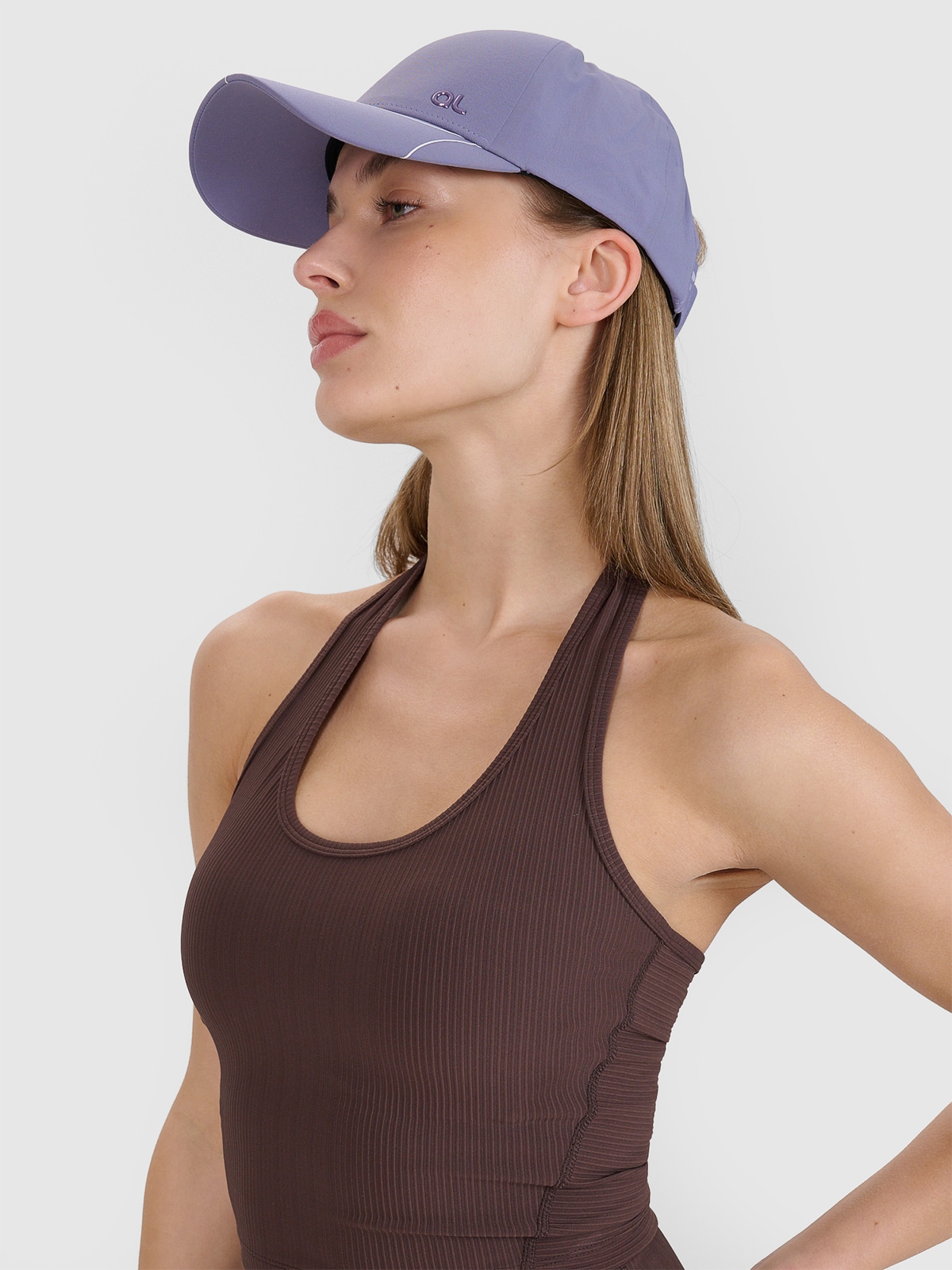 Moteriška kepurė su snapeliu 4F x Anna Lewandowska - violetinė